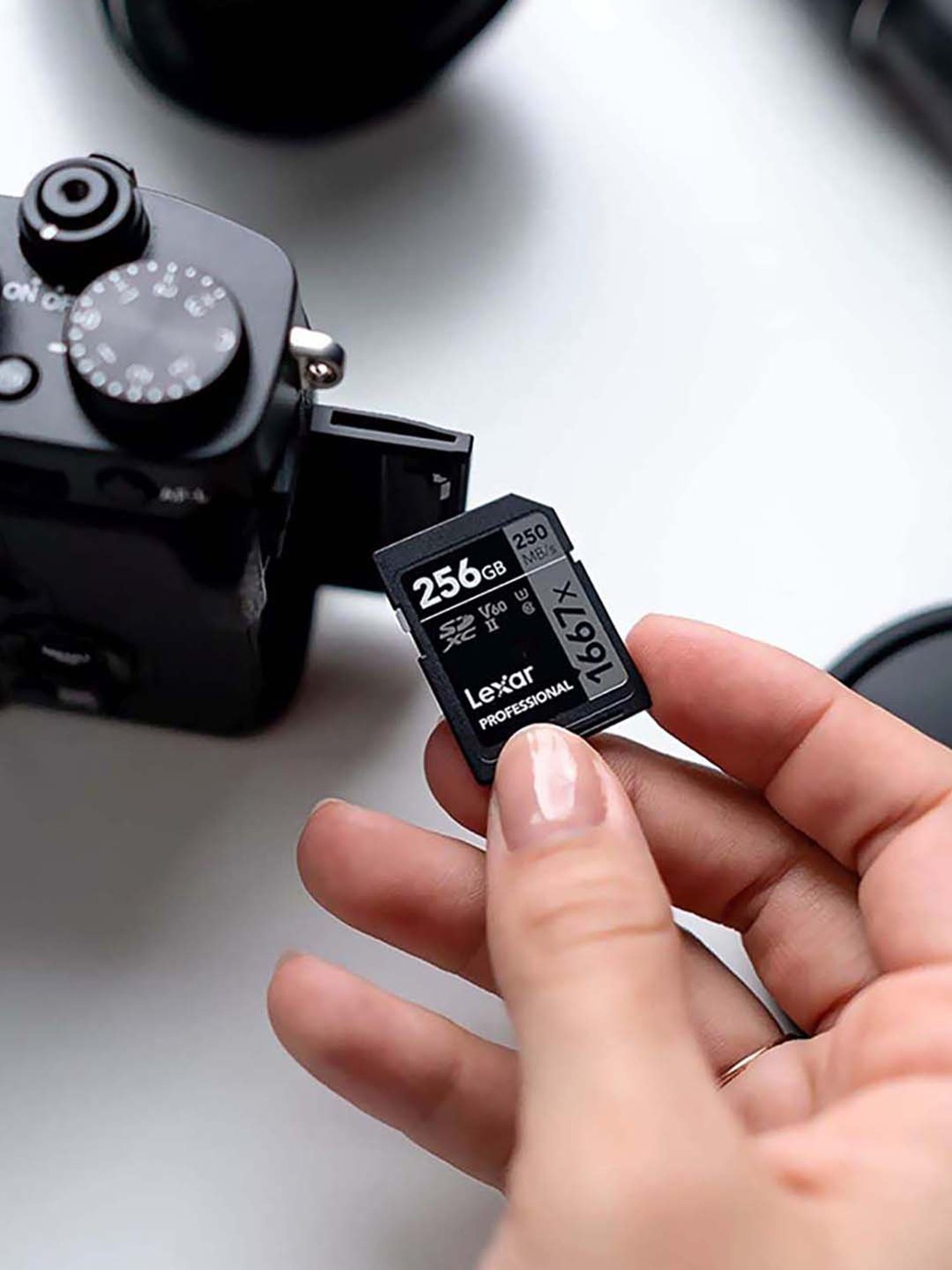 Lexar Professional 1667X LSD128CBNA1667 128GB SDXC UHS-II/U3 Memory Card