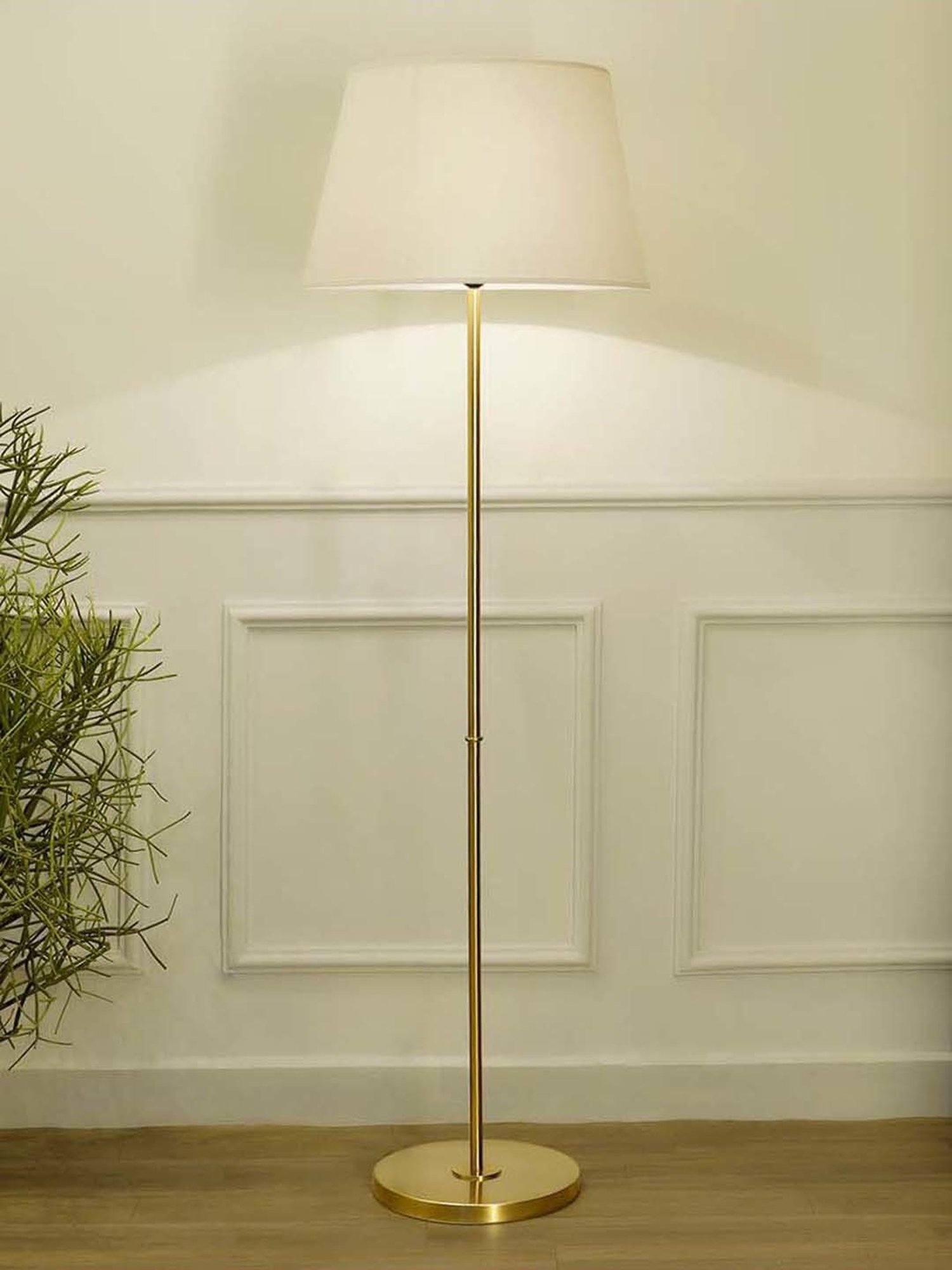 Kapoor E Illuminations Maserlo Shine Brass Metal Single Light Floor Lamp