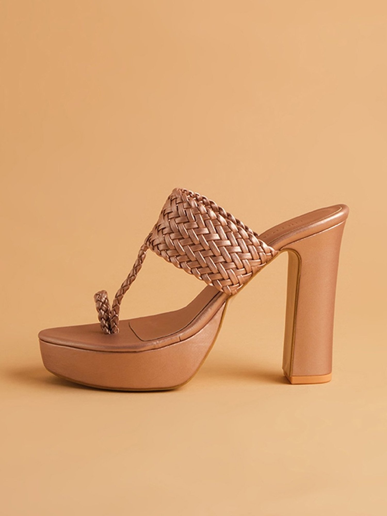 Eridani Women's Frida Rose Gold Toe Ring Sandals