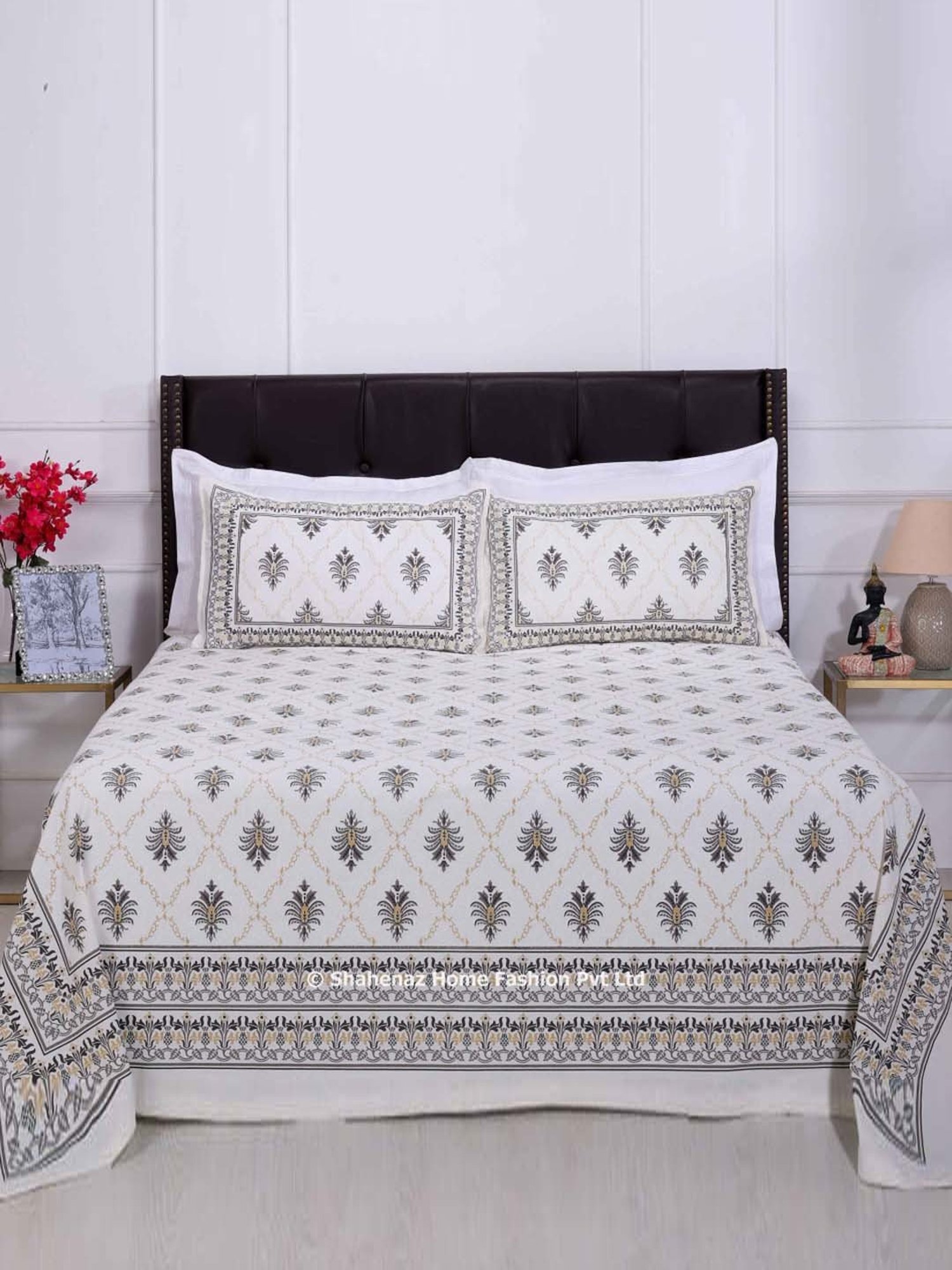 Shahenaz Grey 120 TC Cotton Pineapple Jaal Luxury Double Bedsheet with 2 Pillow Covers