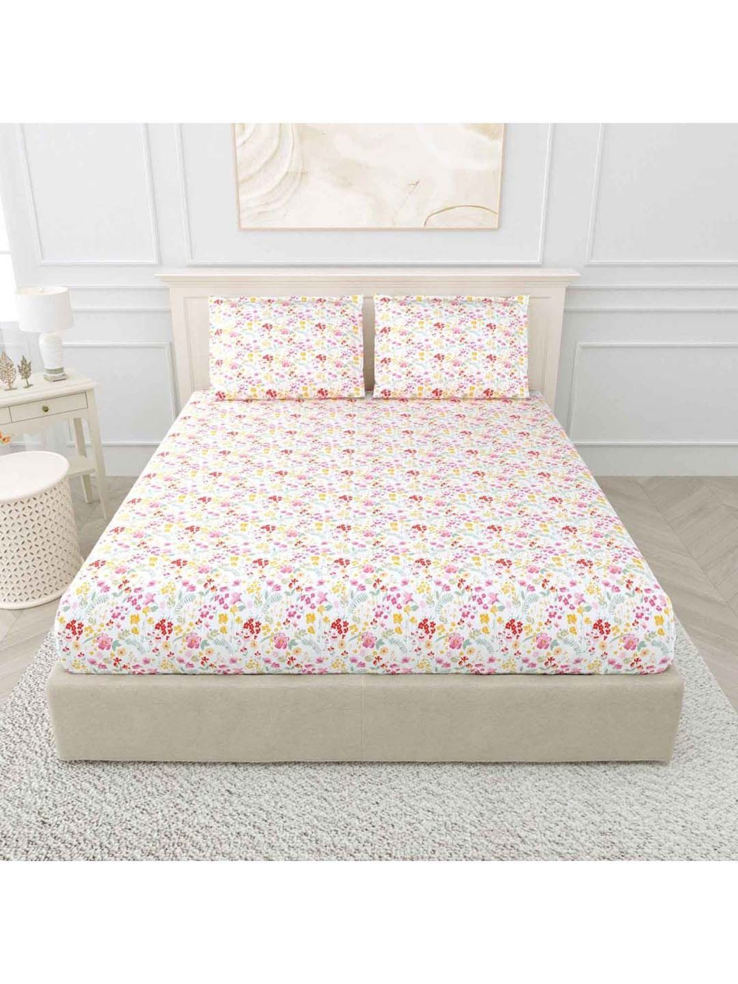 Haus & Kinder Pink Cotton 186 TC King Bedsheet with 2 Pillow Covers