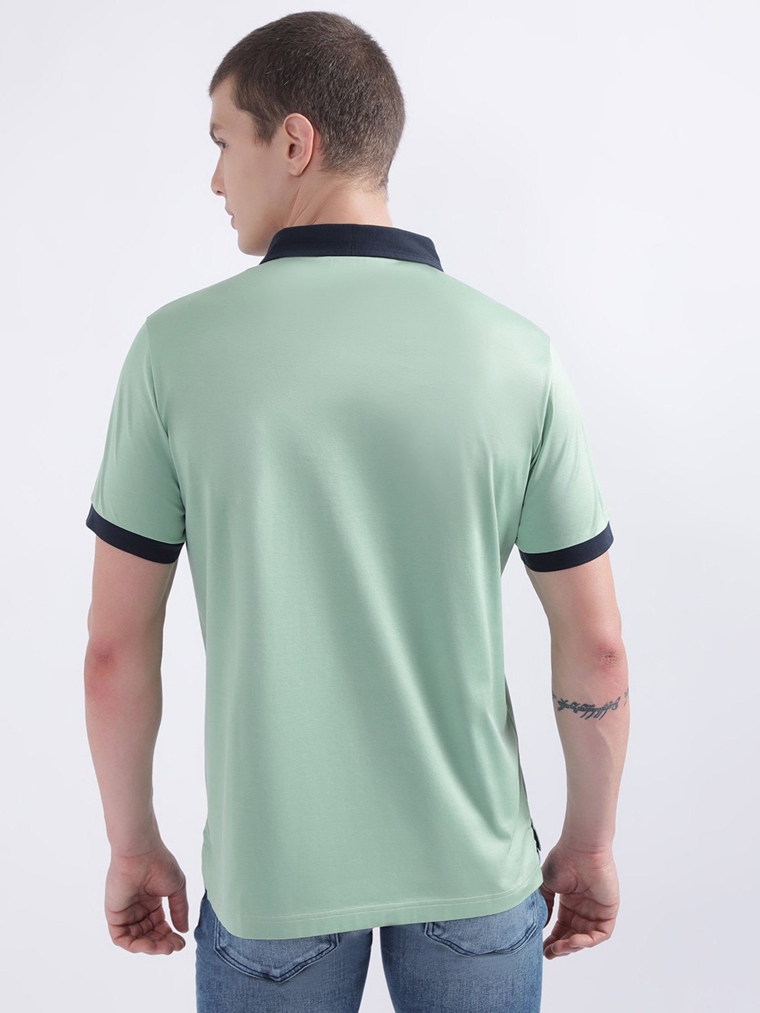 Iconic Men Colourblocked Regular Fit Cotton T-shirt