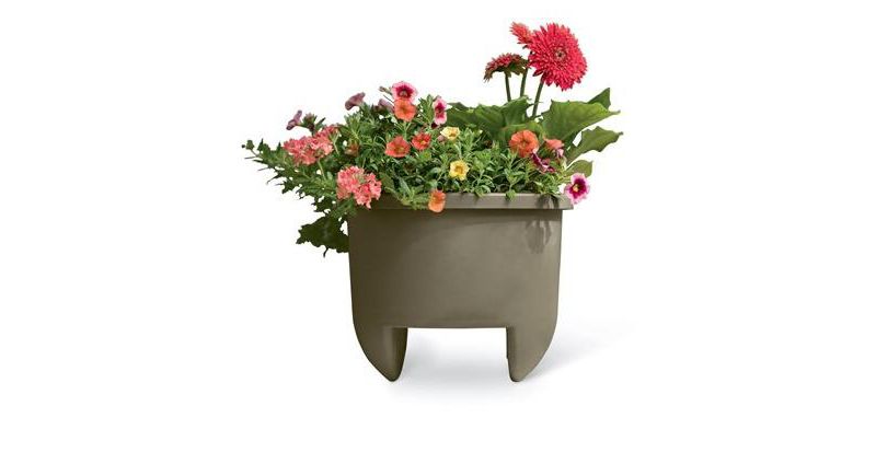 HC Companies heavy duty 24-Inch Width Deck Rail Box Planter, White w/ plugs