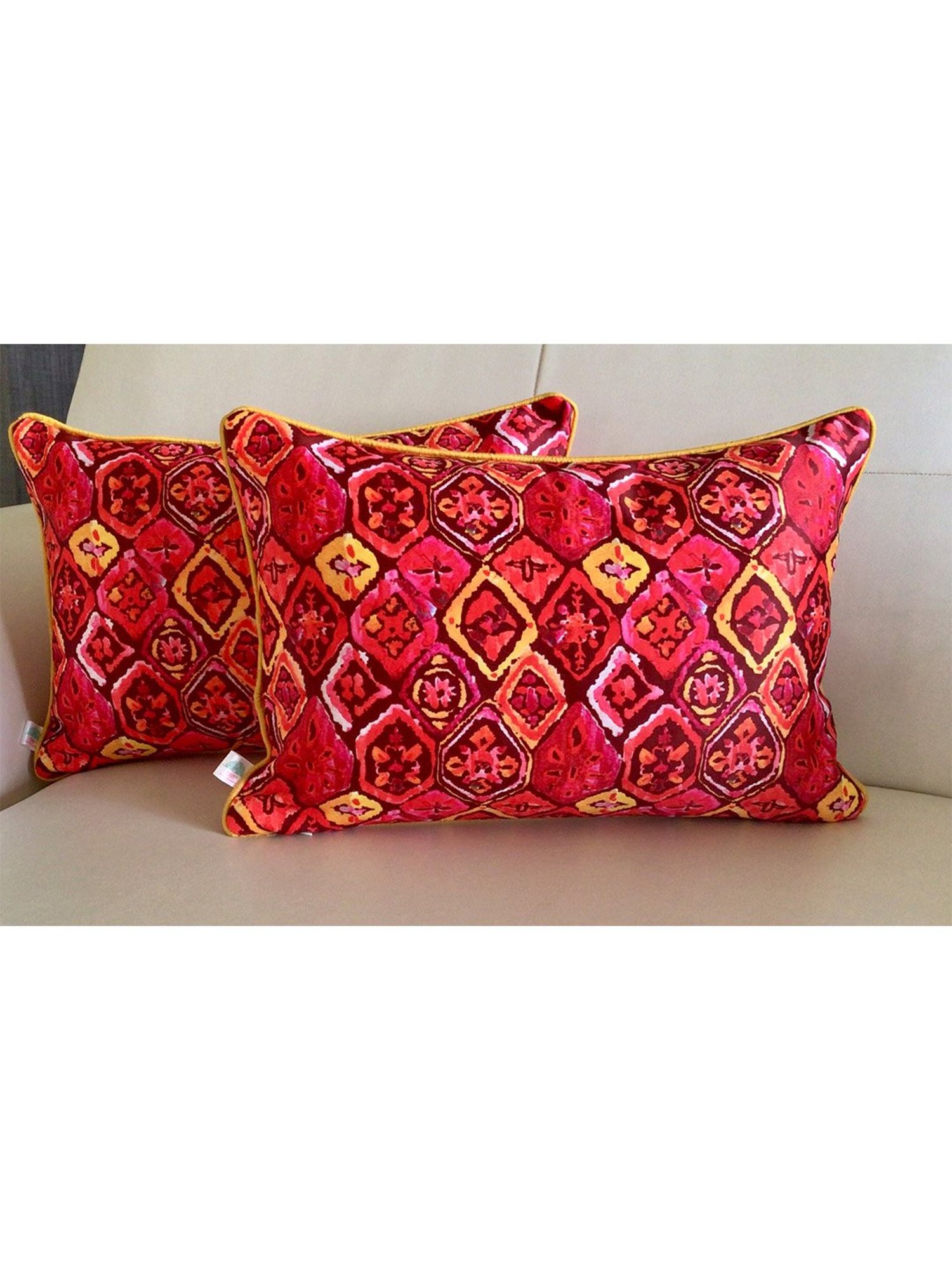 TARA Sparkling Homes Watercolors Pink Polycotton Printed Cushion Cover