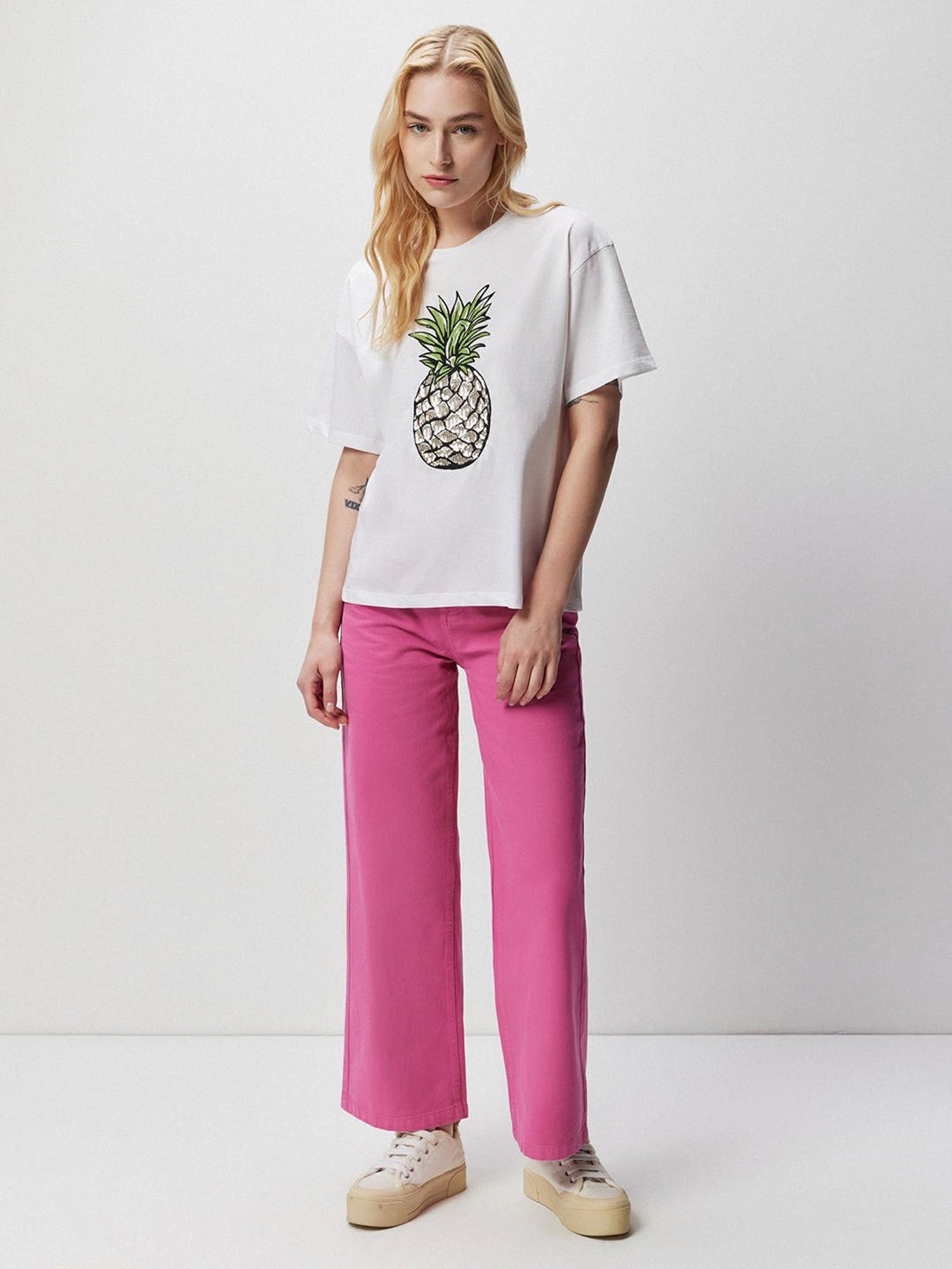 Cover Story White Embroidered T-shirt