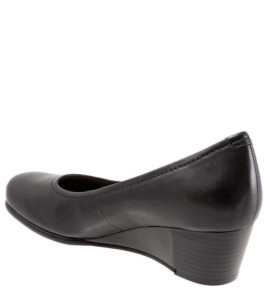 Trotters Winnie Leather Wedge Pumps