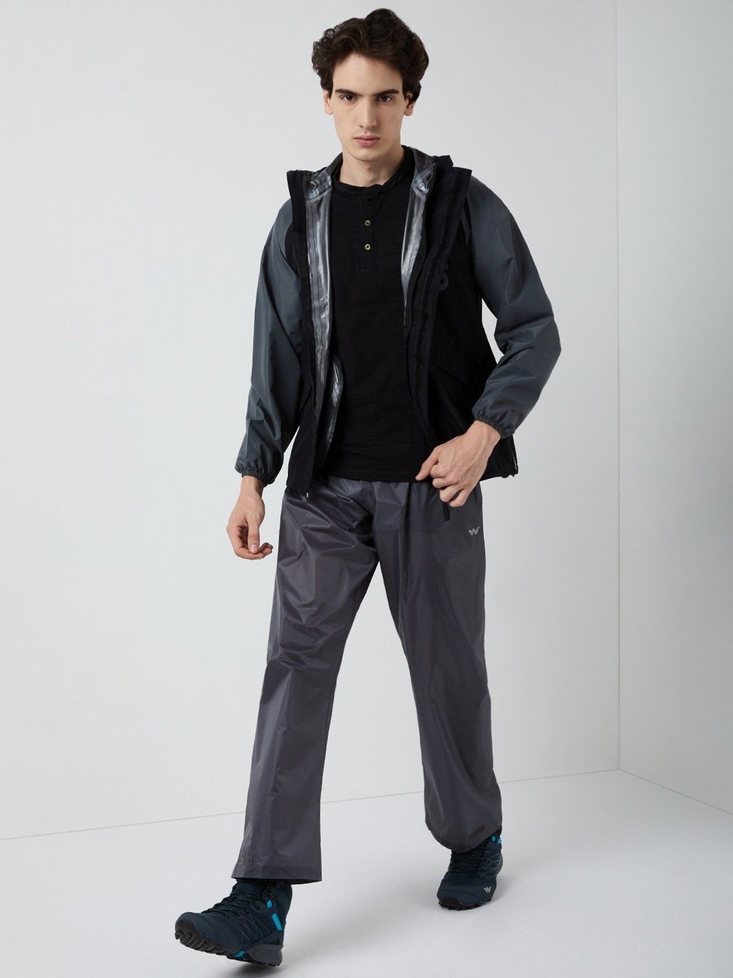 Wildcraft Black & Dark Grey Regular Fit Colour Block Raincoat Set