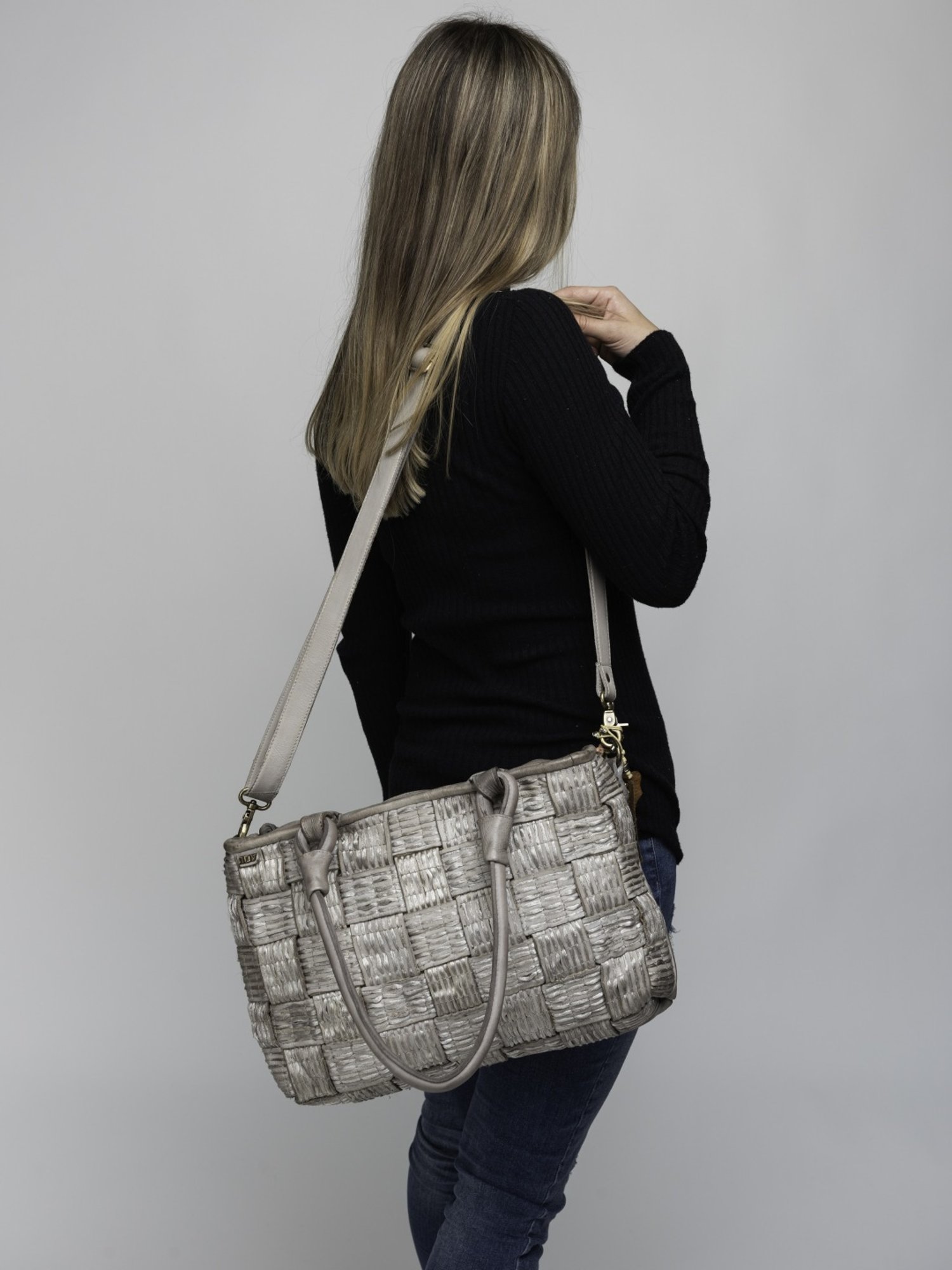 Art N Vintage Crown Gery Leather Textured Medium Shoulder Handbag