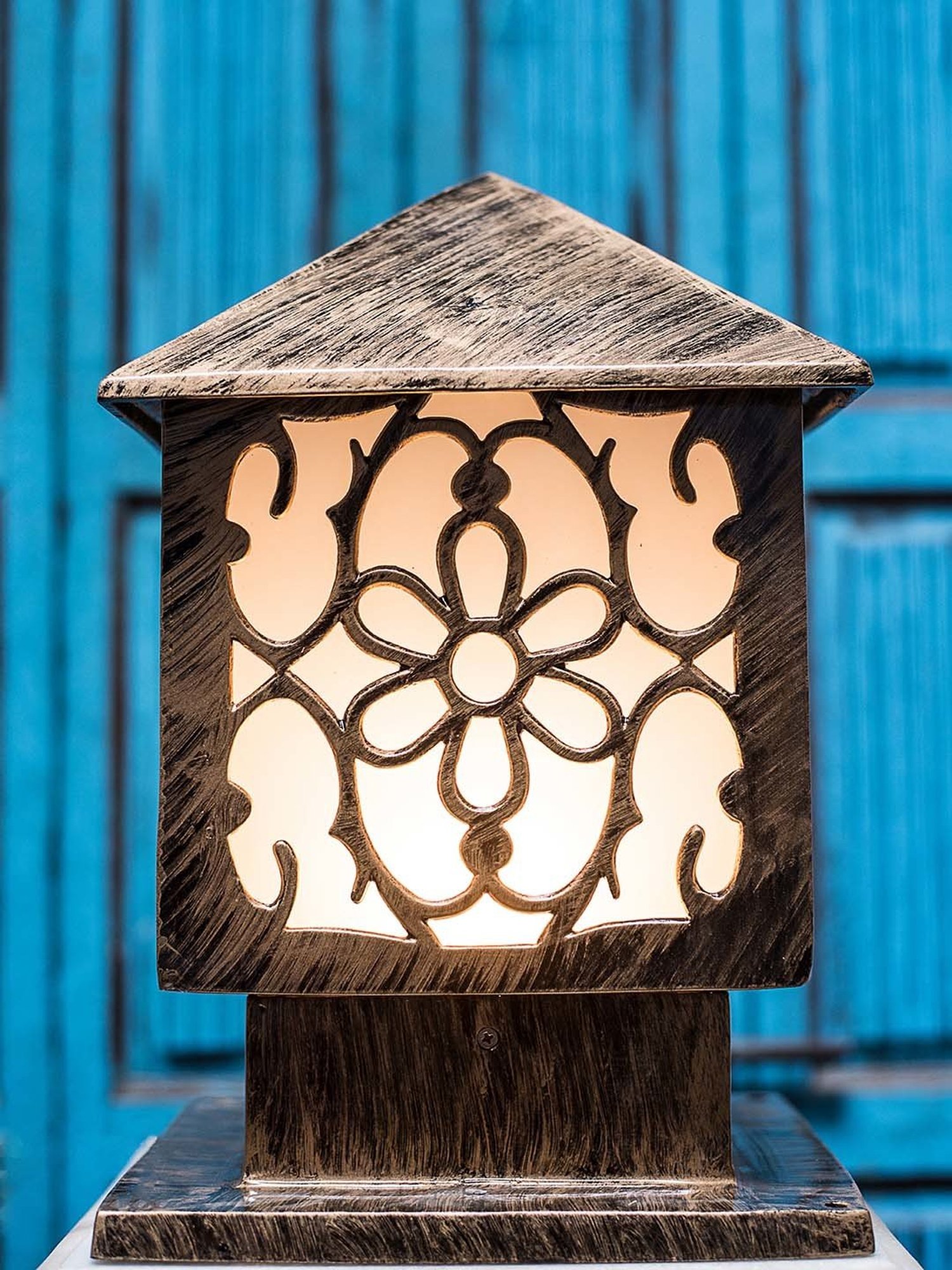 Fos Lighting Golden Aluminium Small Pillar Gate Light - Set of 1