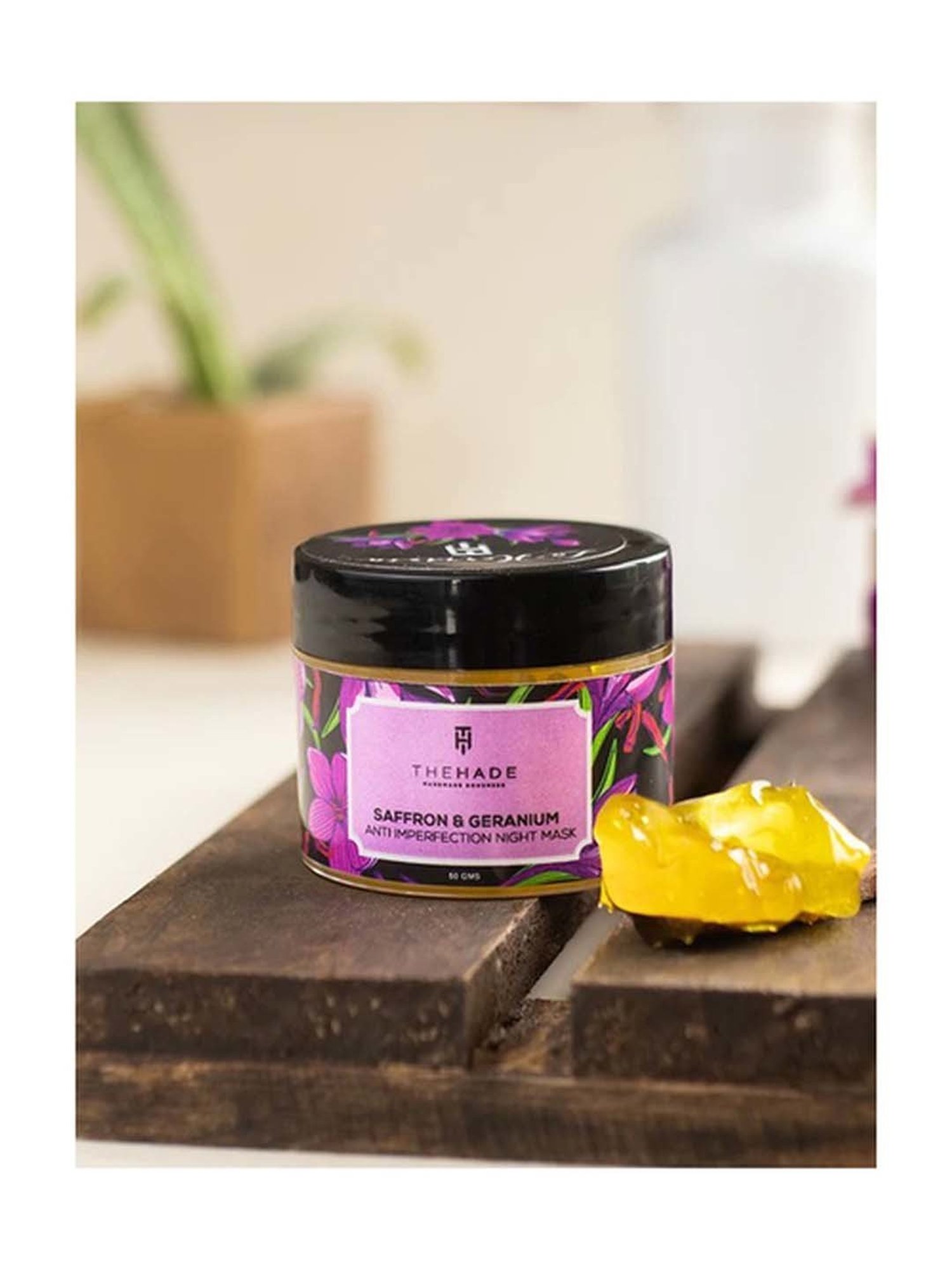 The Hade Saffron and Geranium Anti Imperfection Night Mask - 50 gm