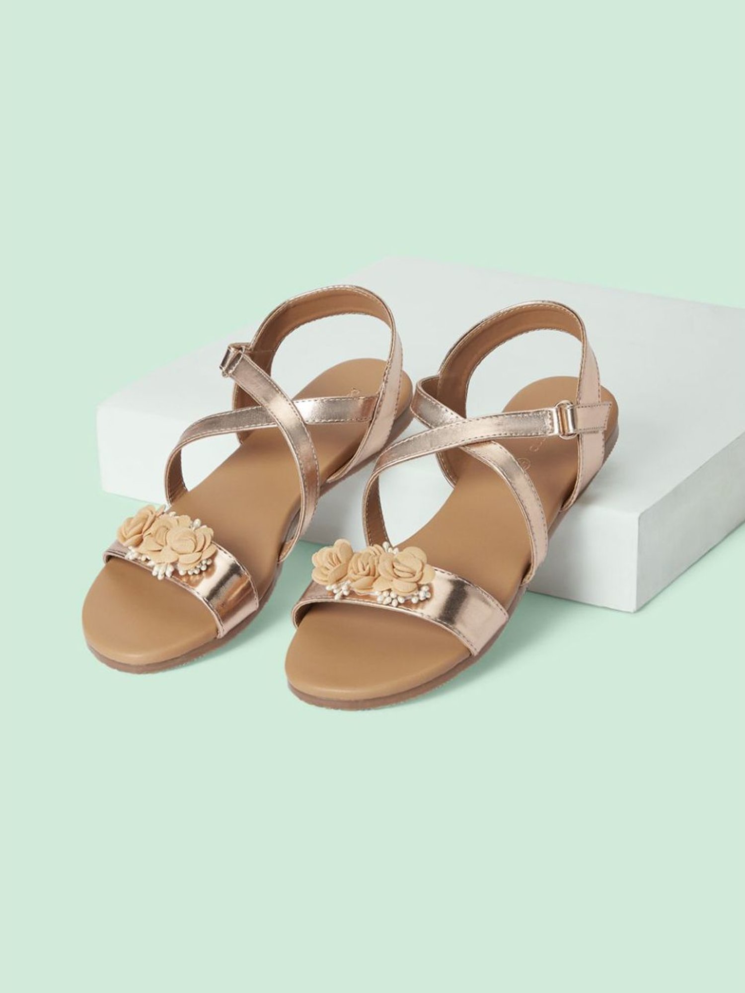 Shoetopia Kids Black Toe Ring Sandals