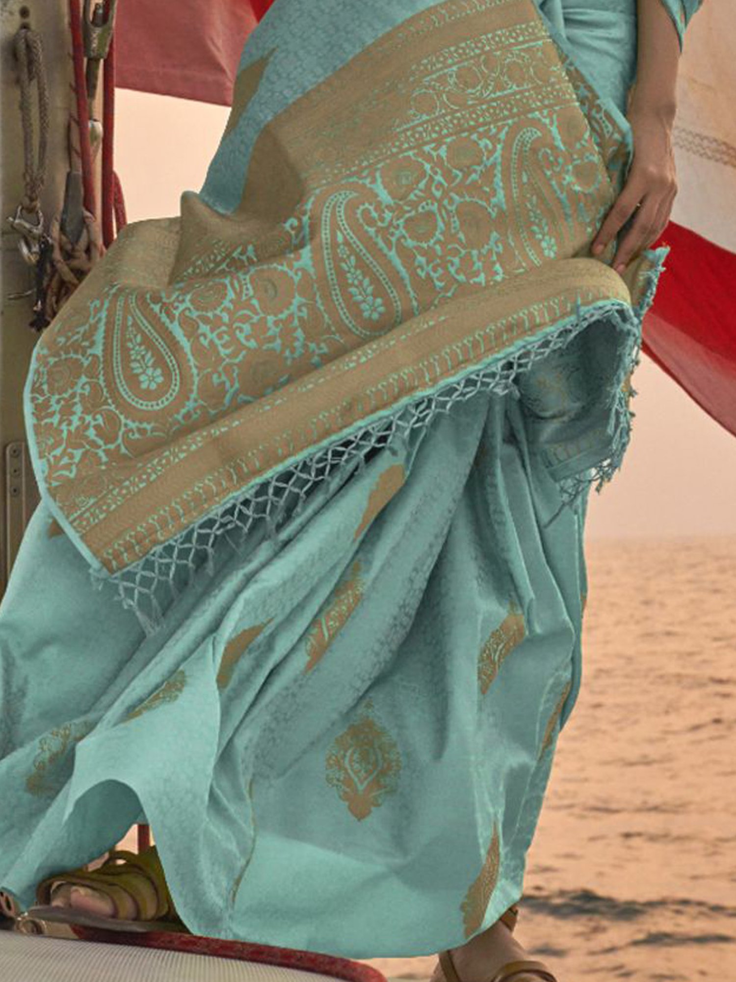 Elora Blue Printed Saree With Unstitched Blouse