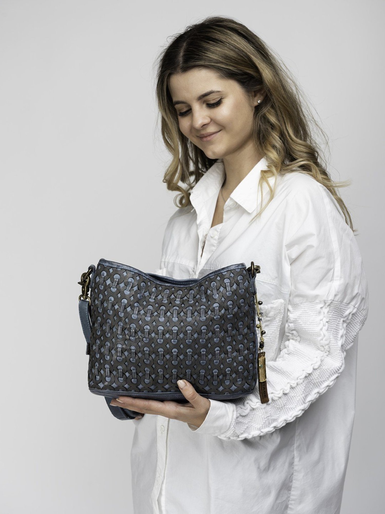 Art N Vintage Elde Blue Leather Textured Medium Sling Handbag