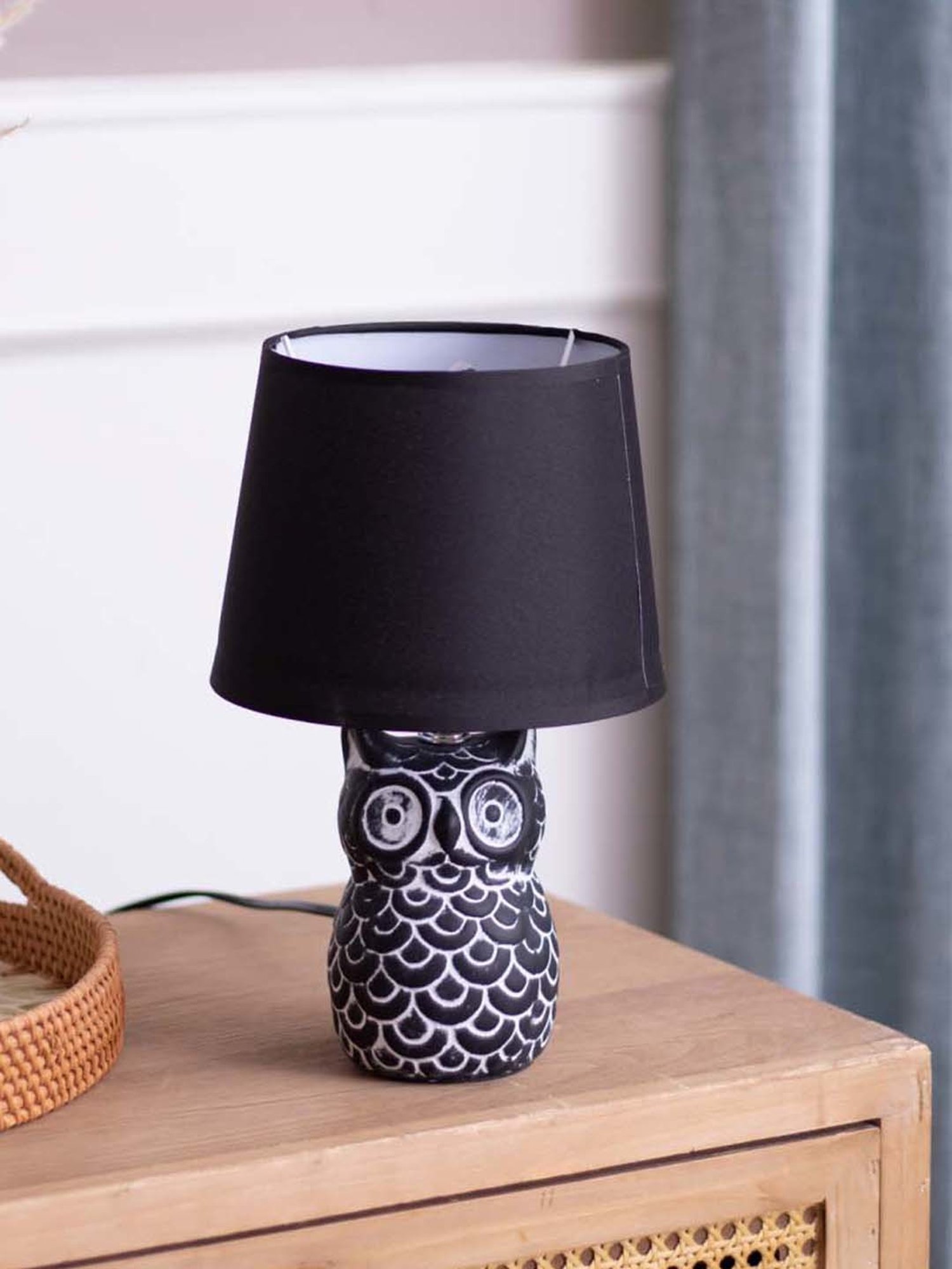 The Decor Kart Black Ceramic 'Graceful Night' Owl Figurine Table Lamp