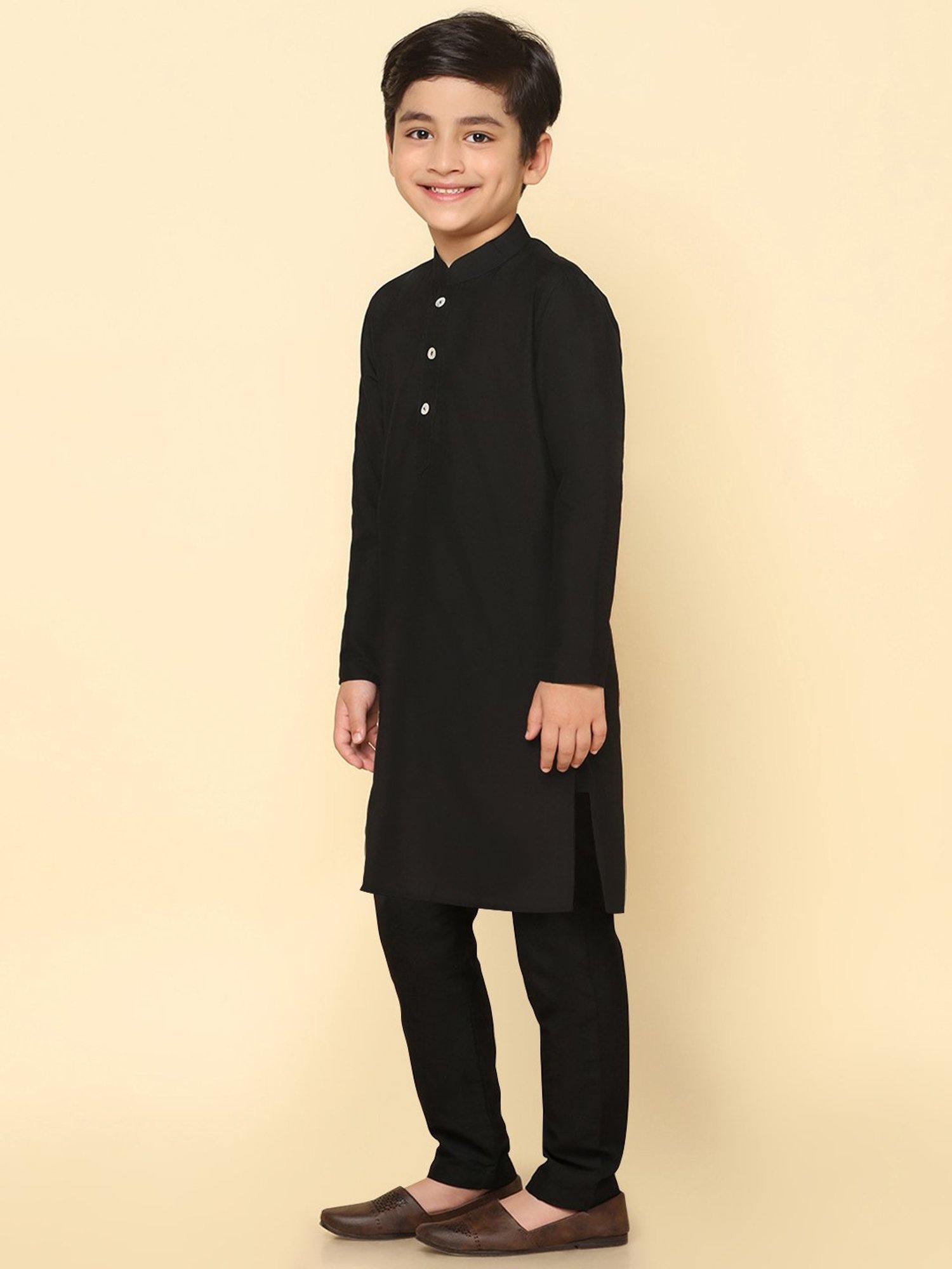 KISAH Kids Black Solid Full Sleeves Kurta with Pyjamas