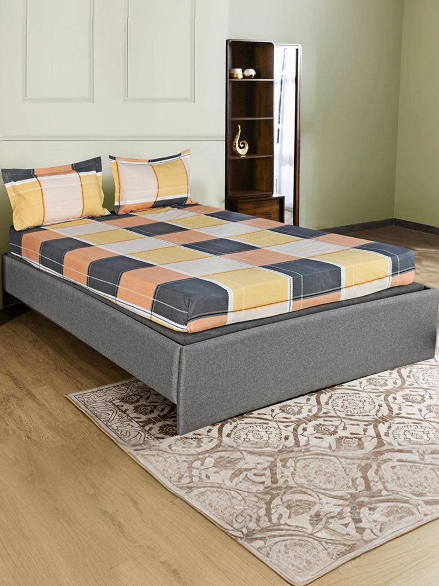 @Home Aurora Multicolor 130 GSM Polyester Double Bedsheet with 2 Pillow Covers