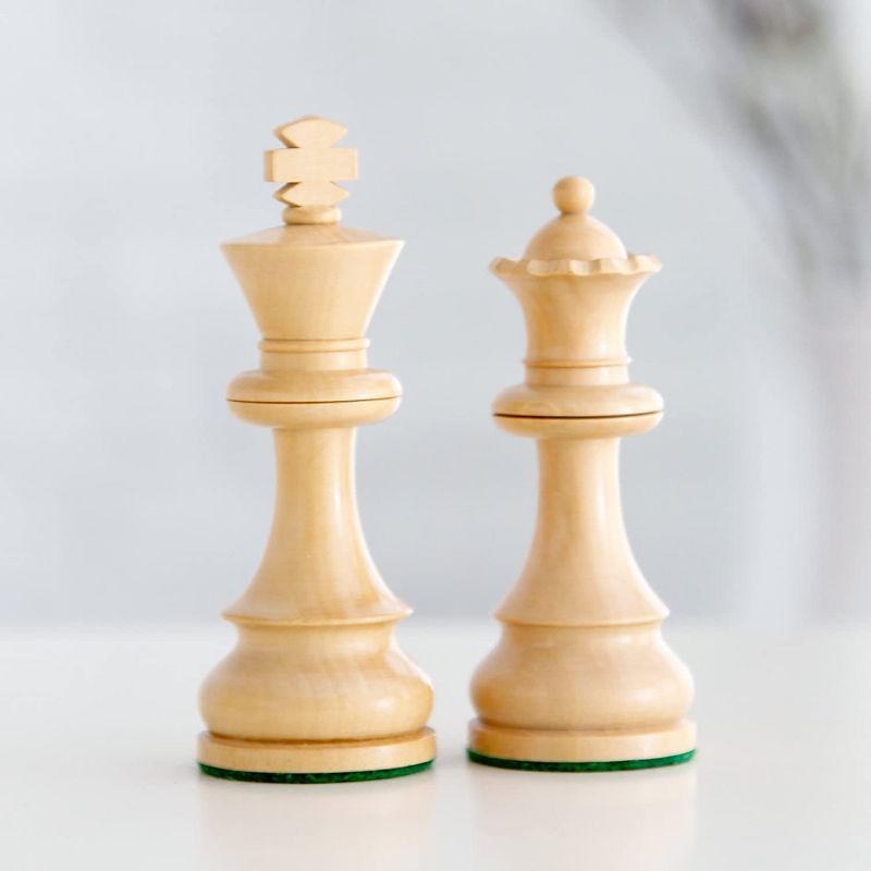 WE Games Staunton Chessmen