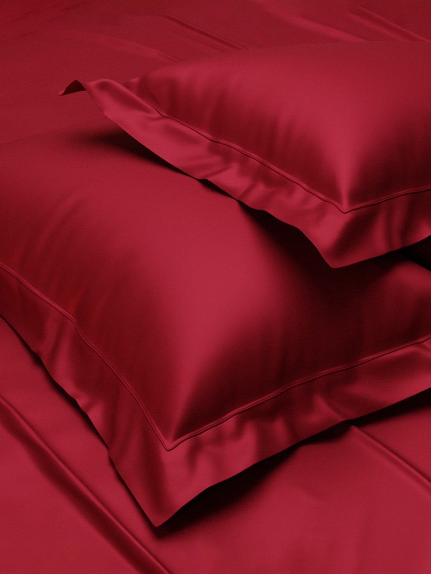 Stoa Paris Date Night Collection Red Polyester 300 TC Pillow Covers - Set of 2