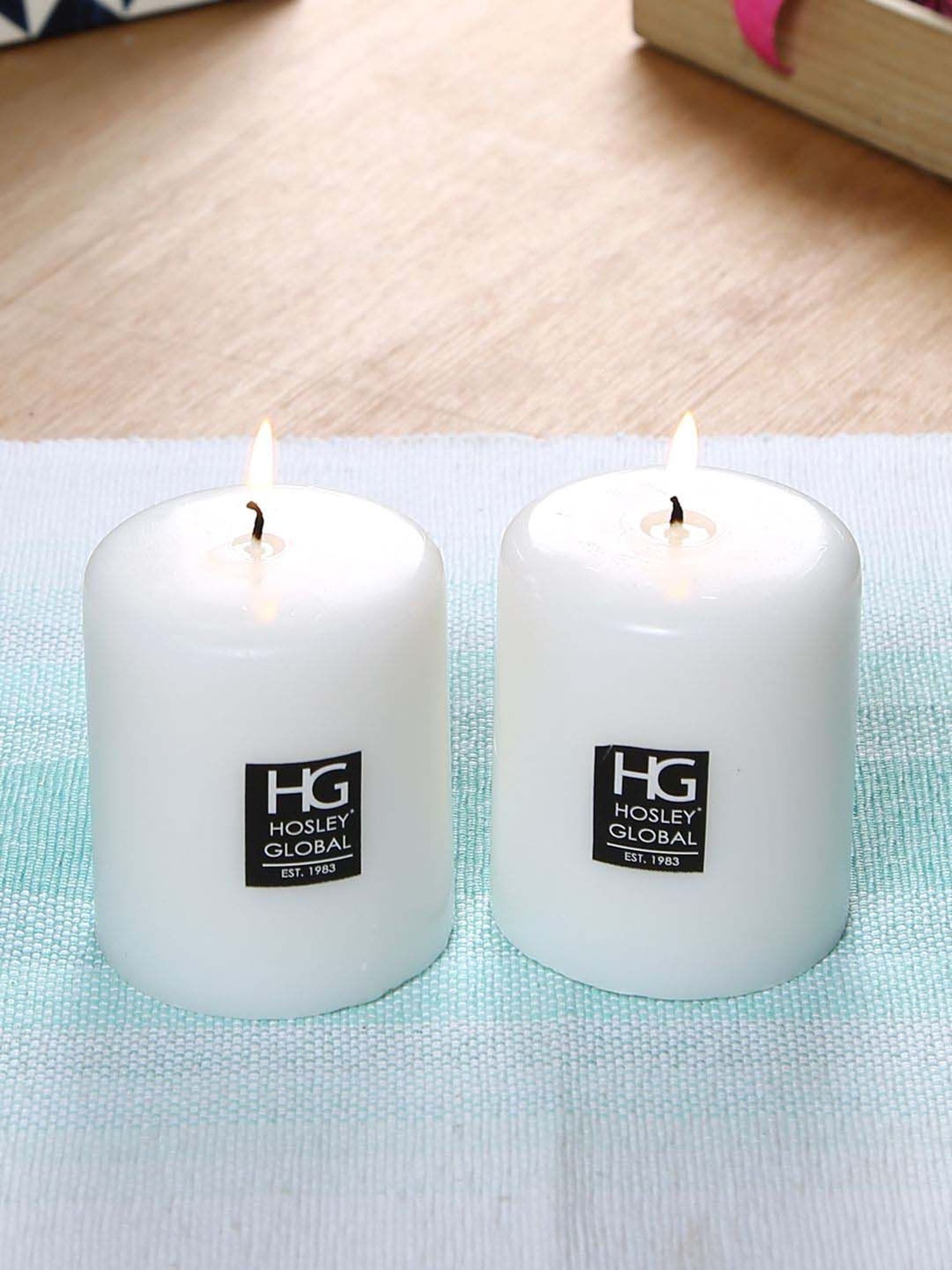 HOSLEY White Wax Pillar Candle - Set of 2