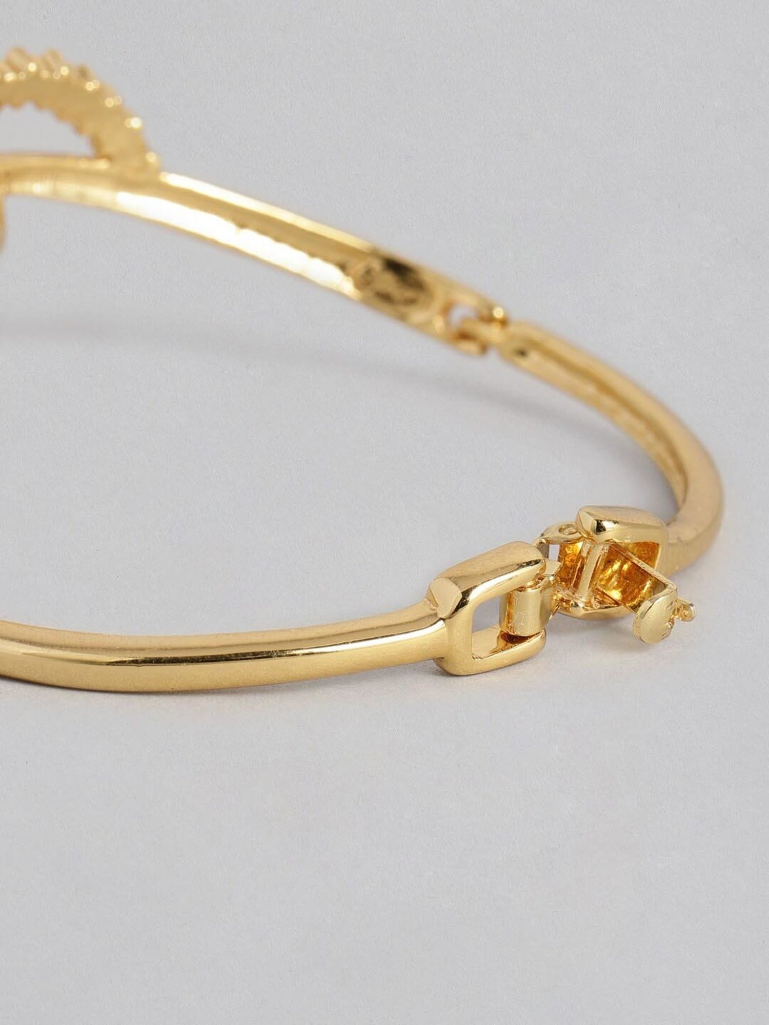 Estele Gold-Plated Pearl Wheel Bracelet for Women