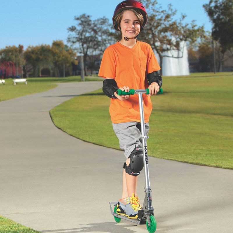 Razor A3 Kick Scooter - Green