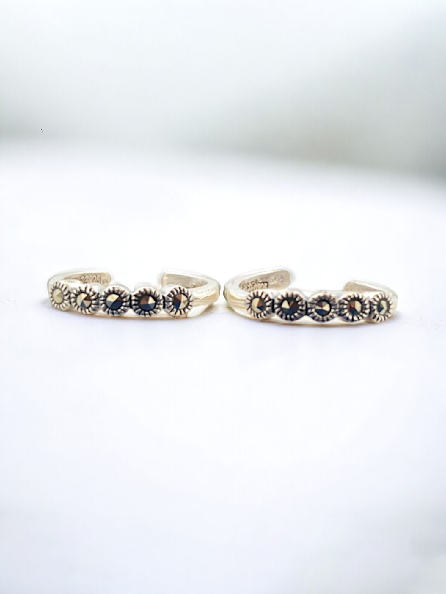 Rihi by P.C. Chandra Jewellers 925 Silver Dot Stud Toe-Rings for Women & Girls