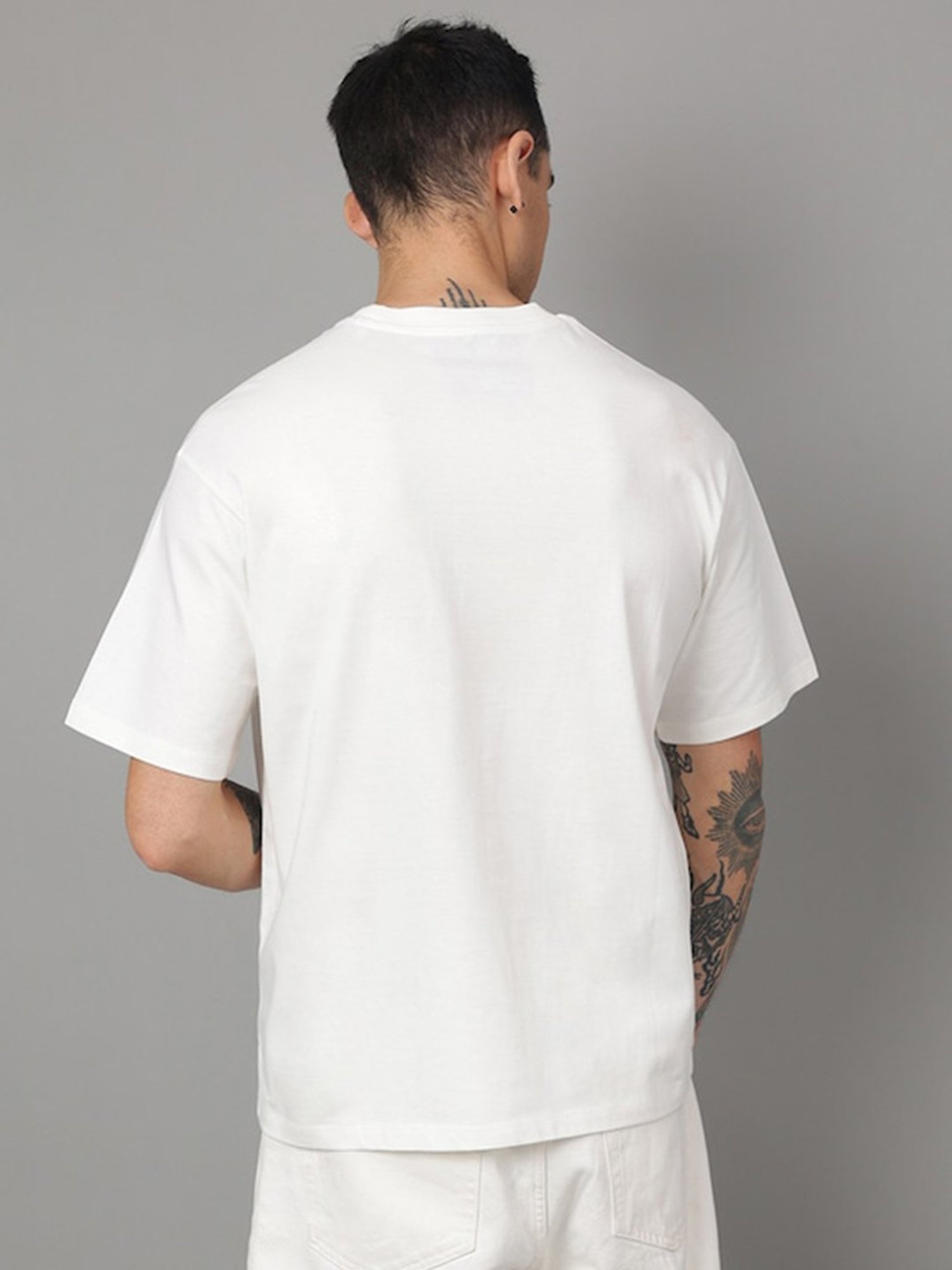 Free Authority White Loose Fit Naruto Printed Crew T-Shirt