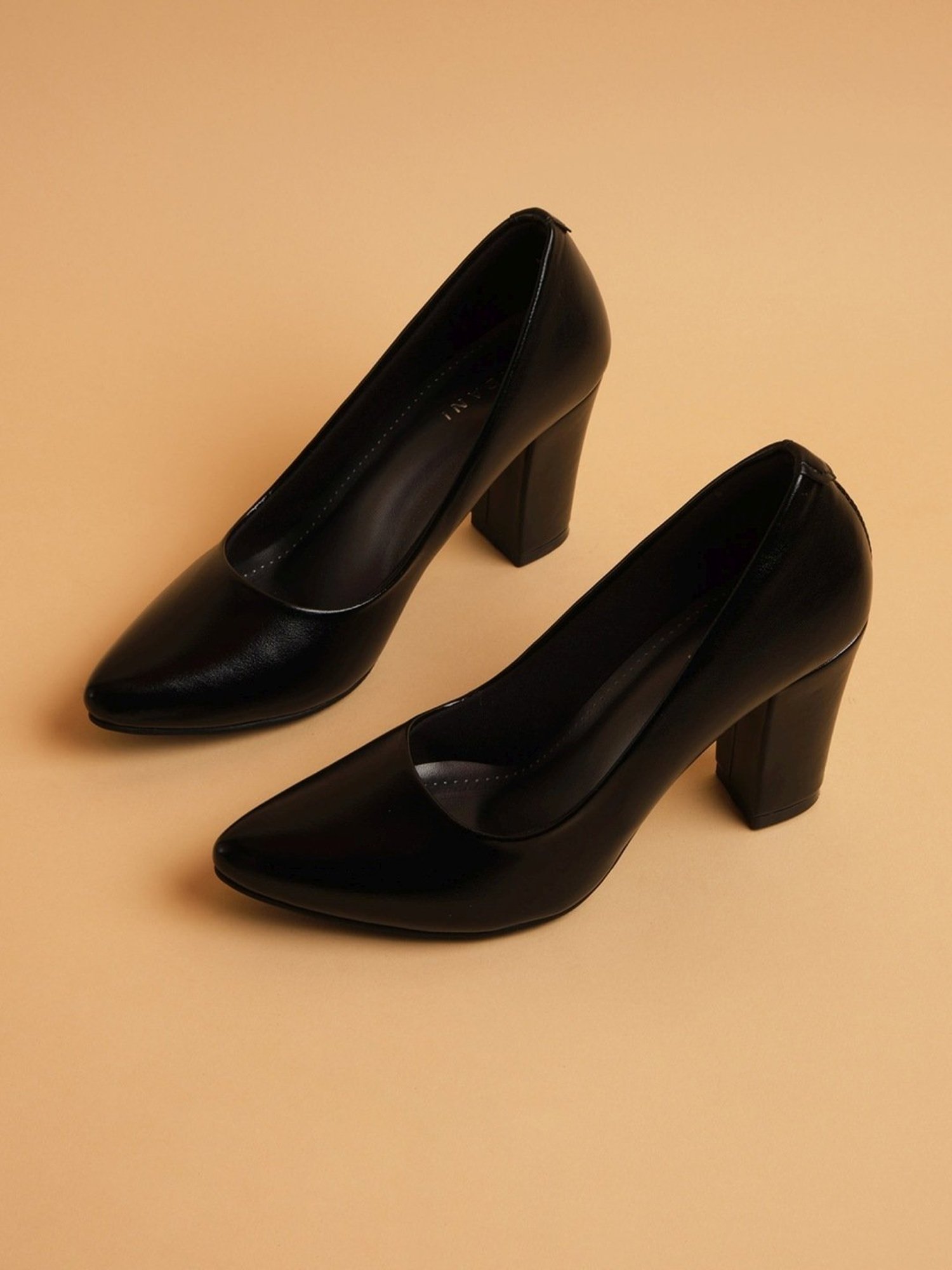 Eridani Women's Meghan Black Formal Pumps