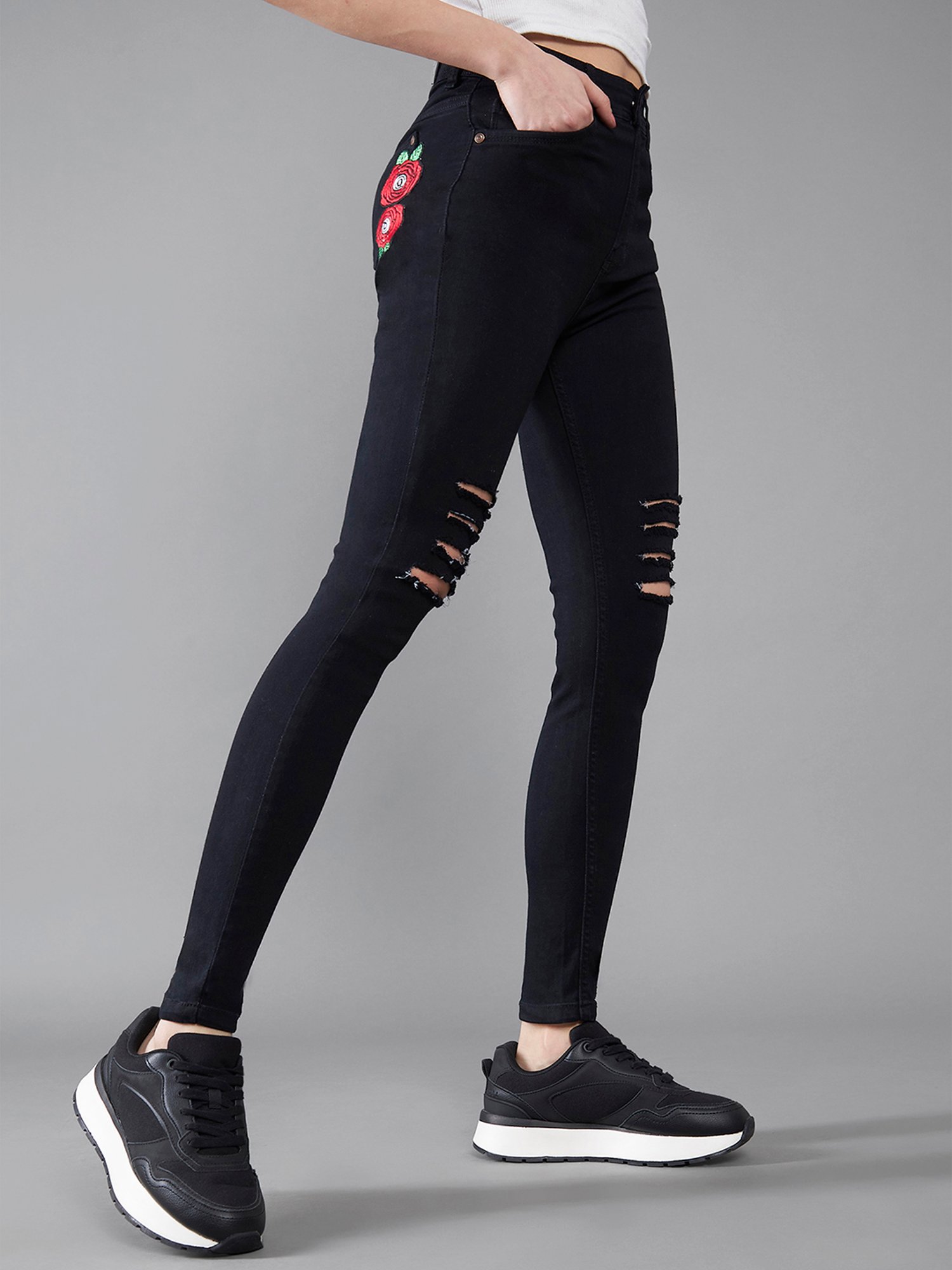 DOLCE CRUDO Black Distressed High Rise Stretchable Jeans