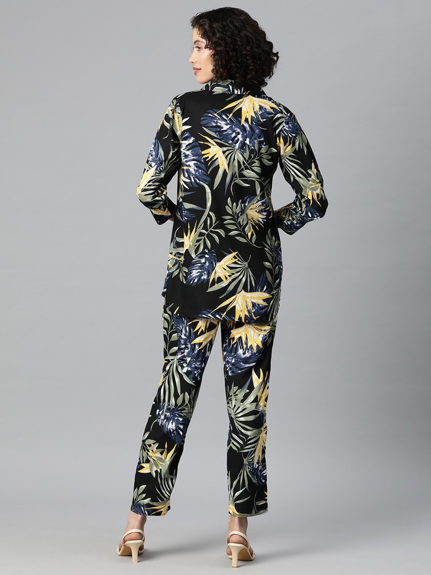 One Femme Multicolor Printed Shirt With Trousers