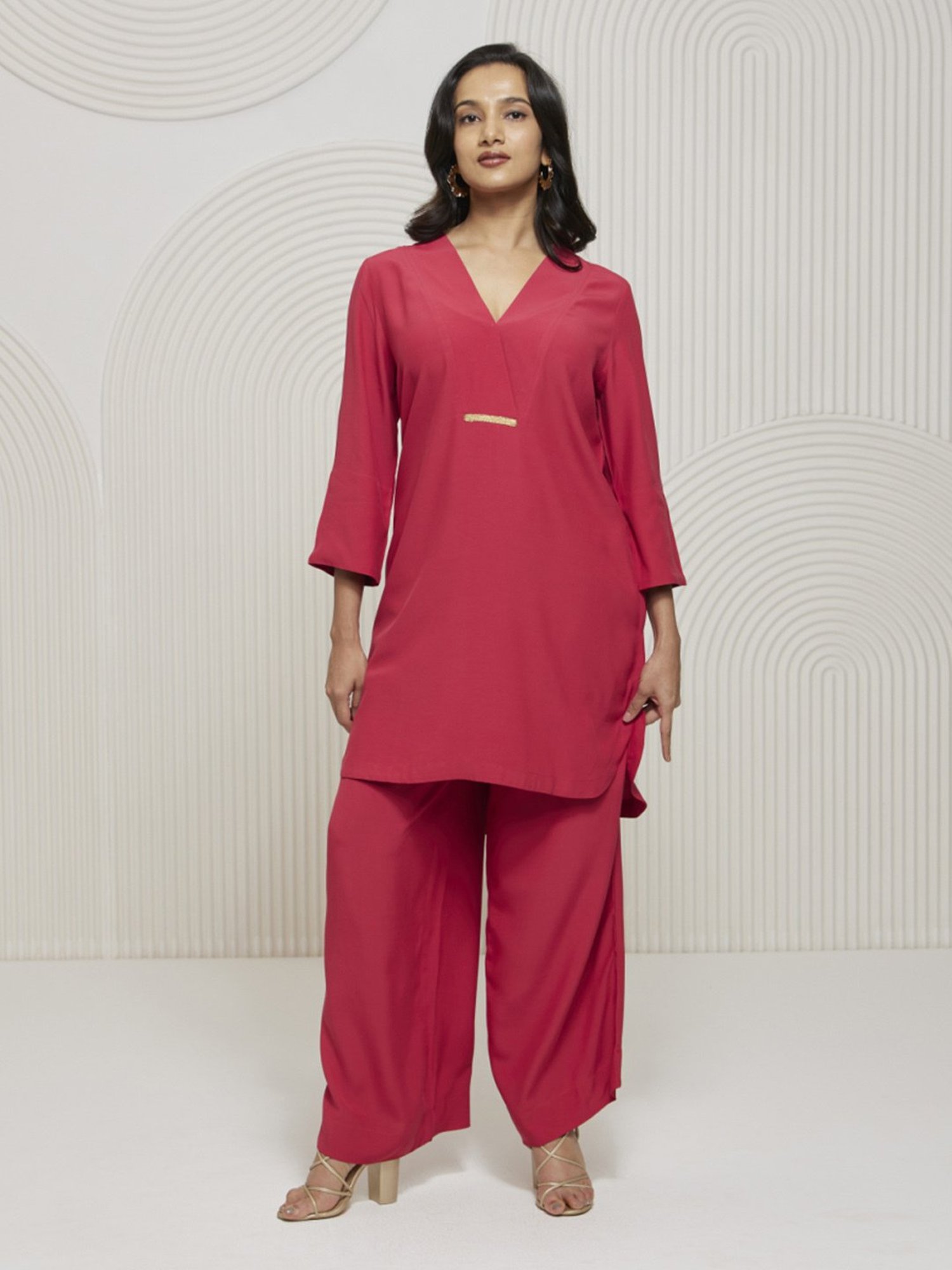 Artagai Tea Berry Elevated Basics V-neck Tunic with Embroidery