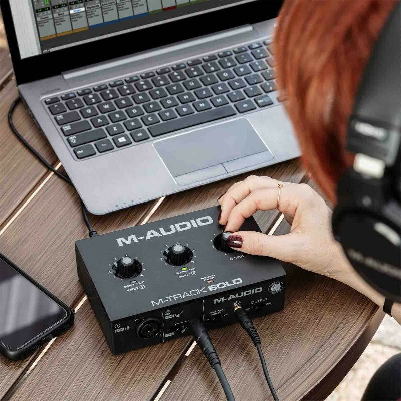 Home Recording Bundle M-Audio M-TRACK SOLO Audio Interface w Monitors & Mic