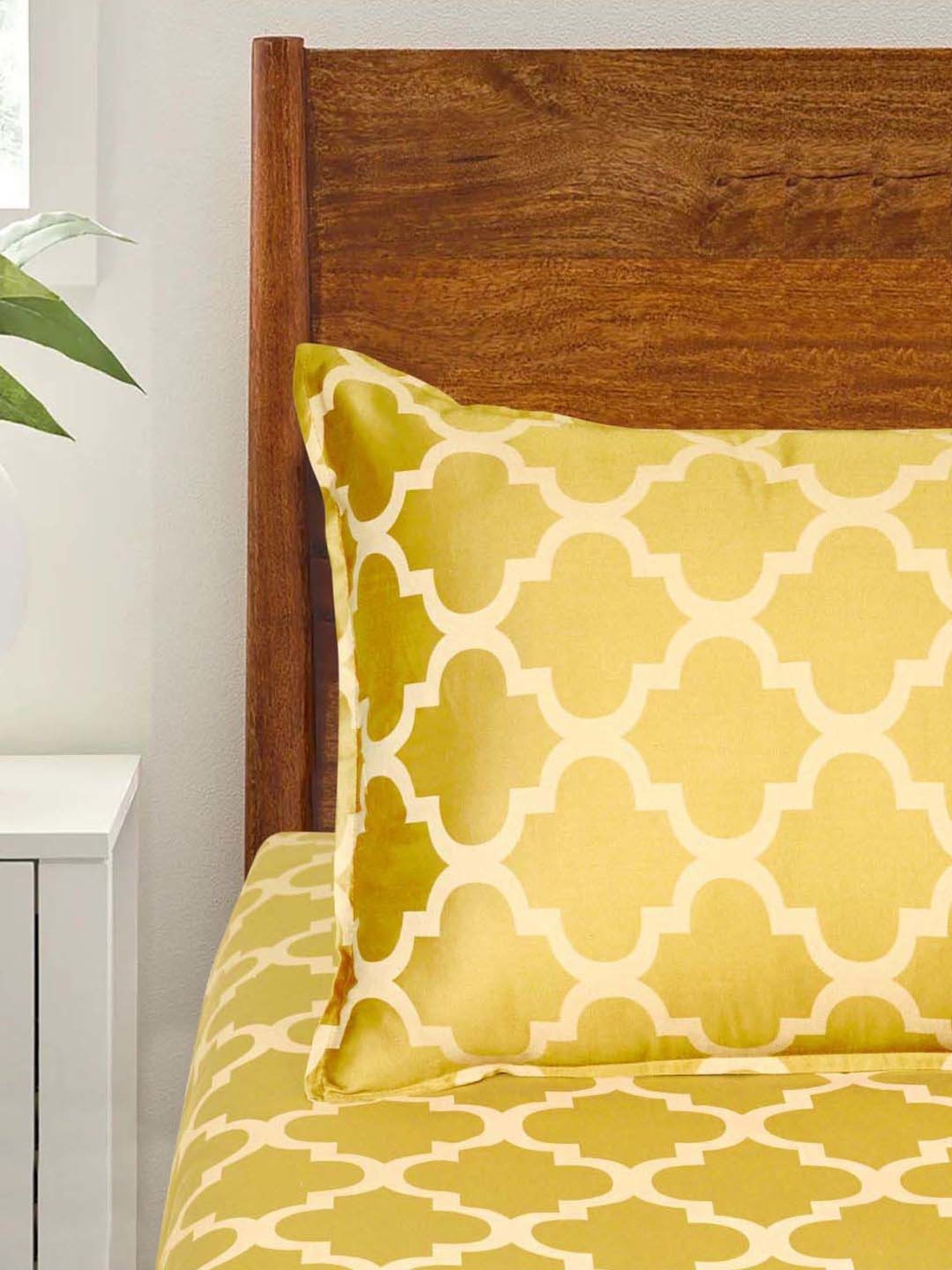 Saral Home Easy Living Yellow Cotton Tangier Soft Self Pattern Queen Bed Sheet With Pillow Covers