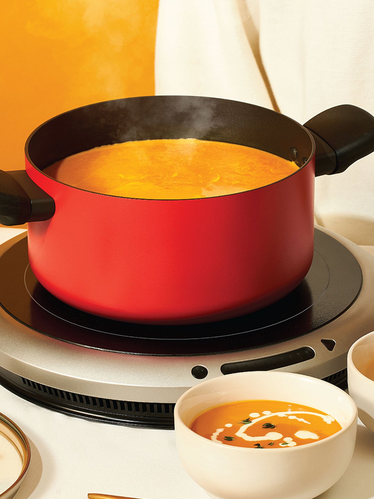 Meyer Bahaus Red Aluminium Casserole with Lid (2.8 L)