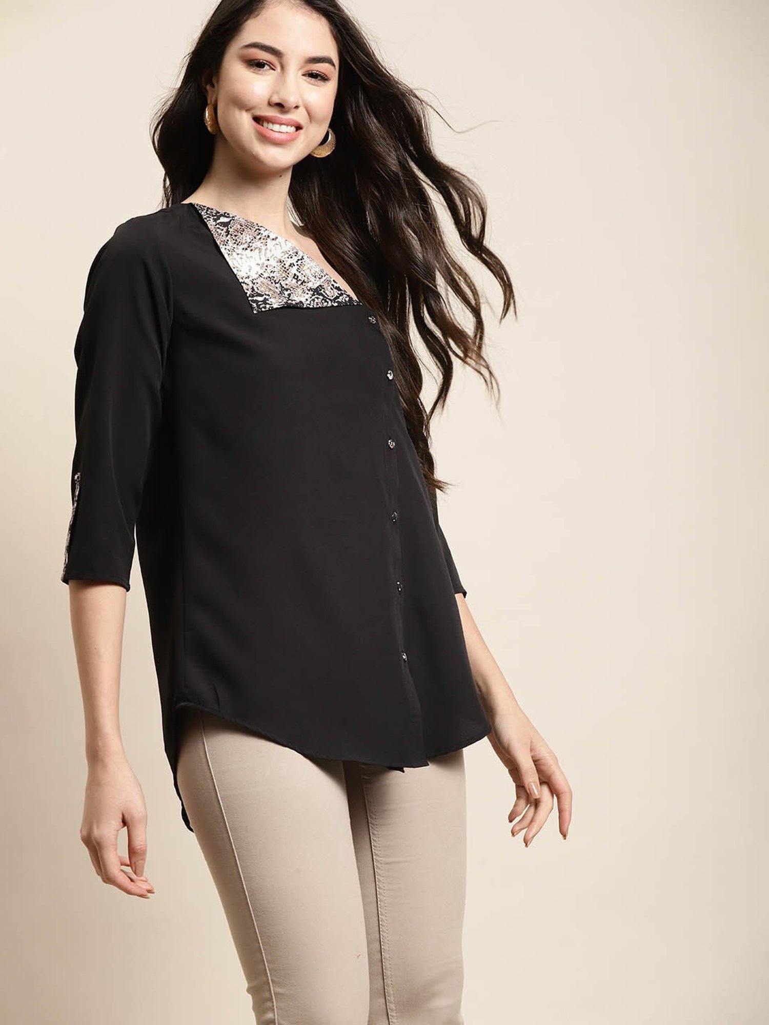 Qurvii Black Regular Fit Top