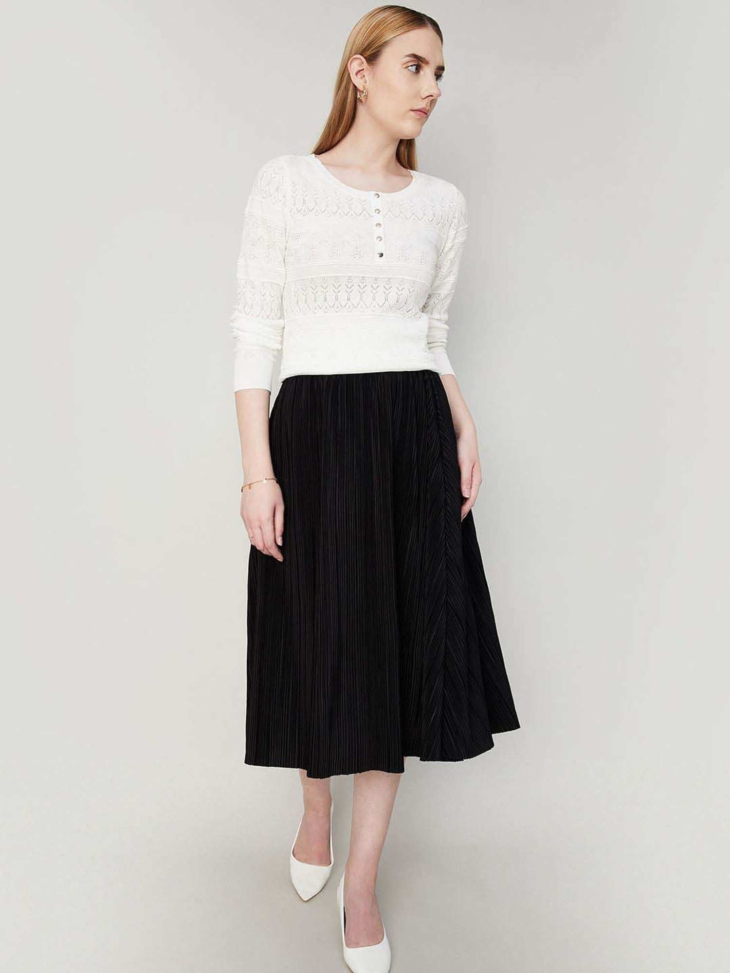 Code by Lifestyle White Self Pattern T-Shirt