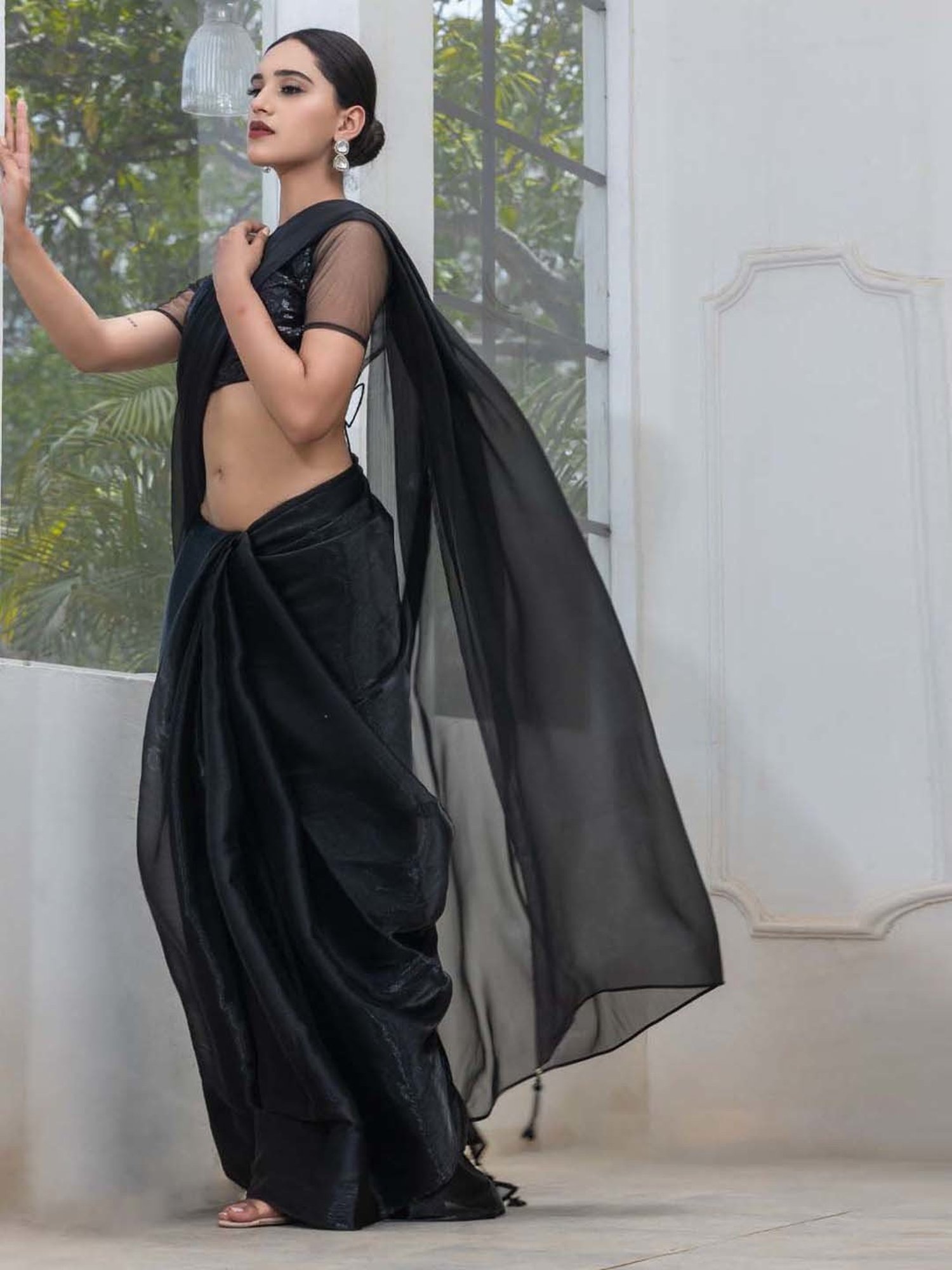 Swtantra Black Woven Saree With Unstitched Blouse