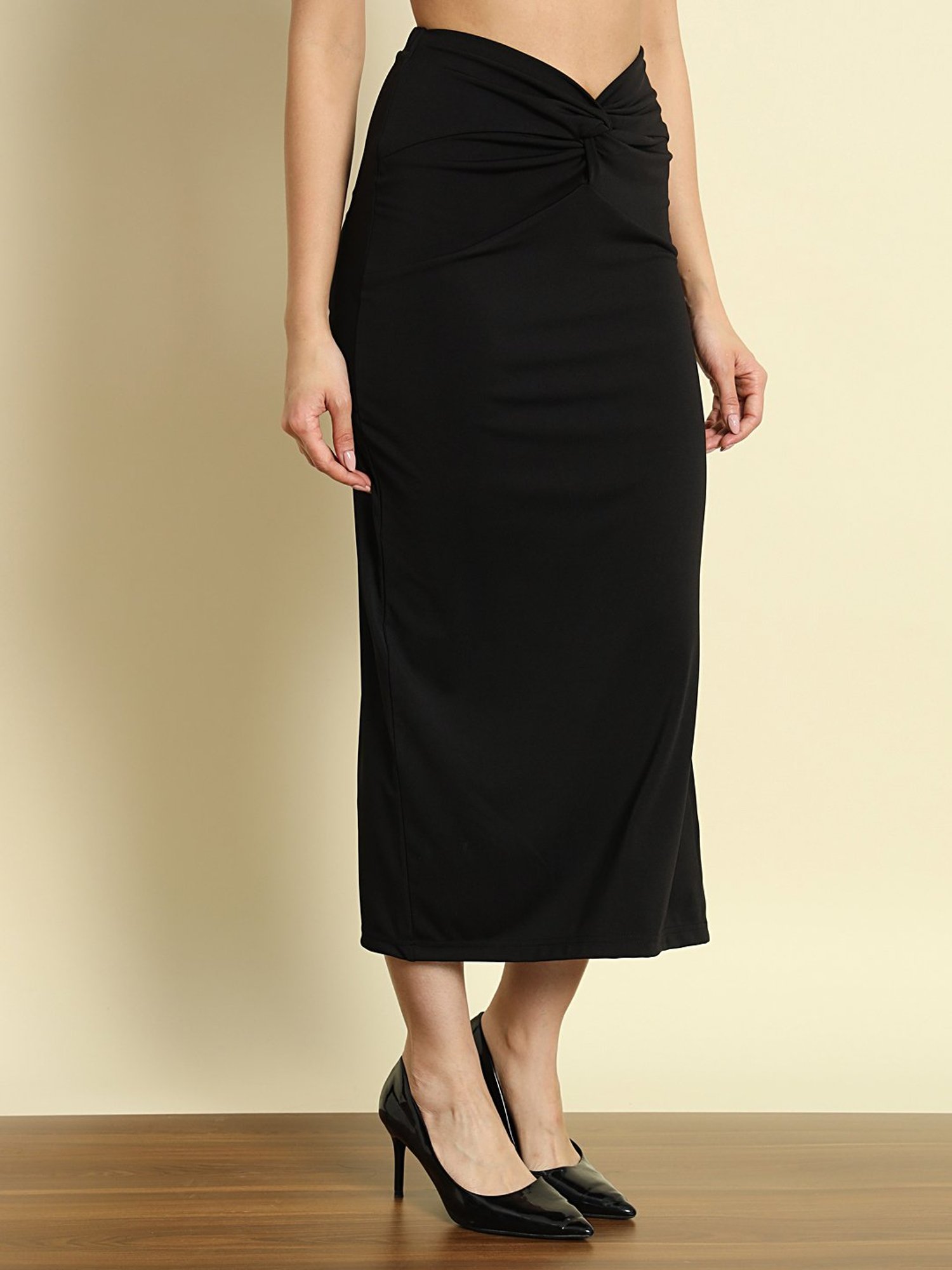 Trend Arrest Black A-Line Midi Skirt