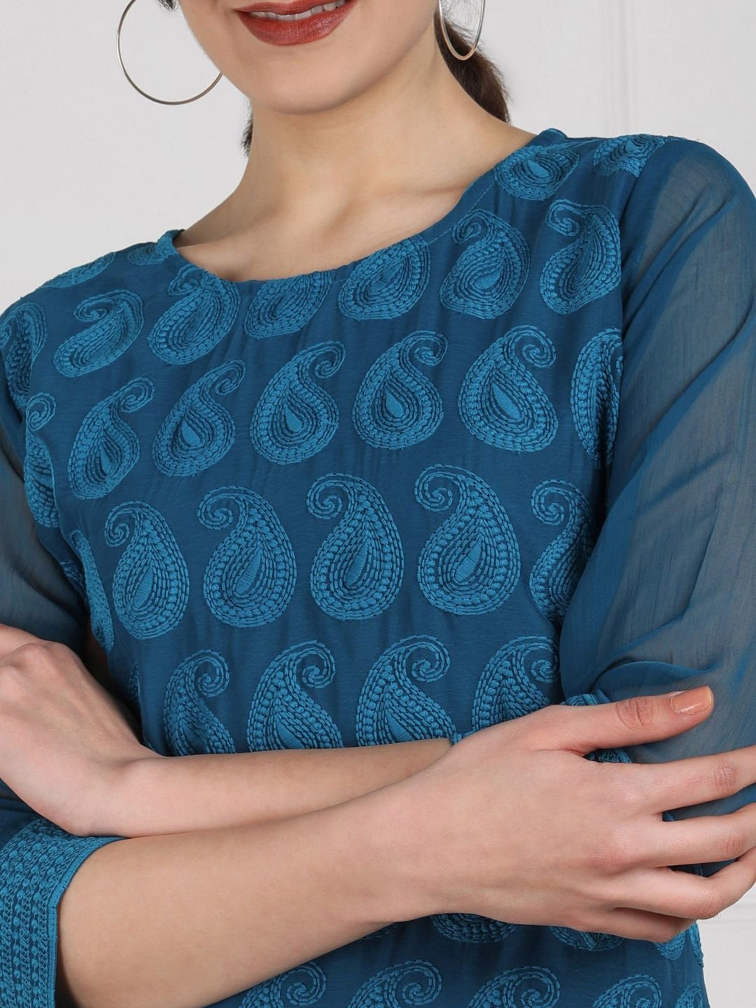 SWAGG INDIA Blue Embroidered Straight Kurta