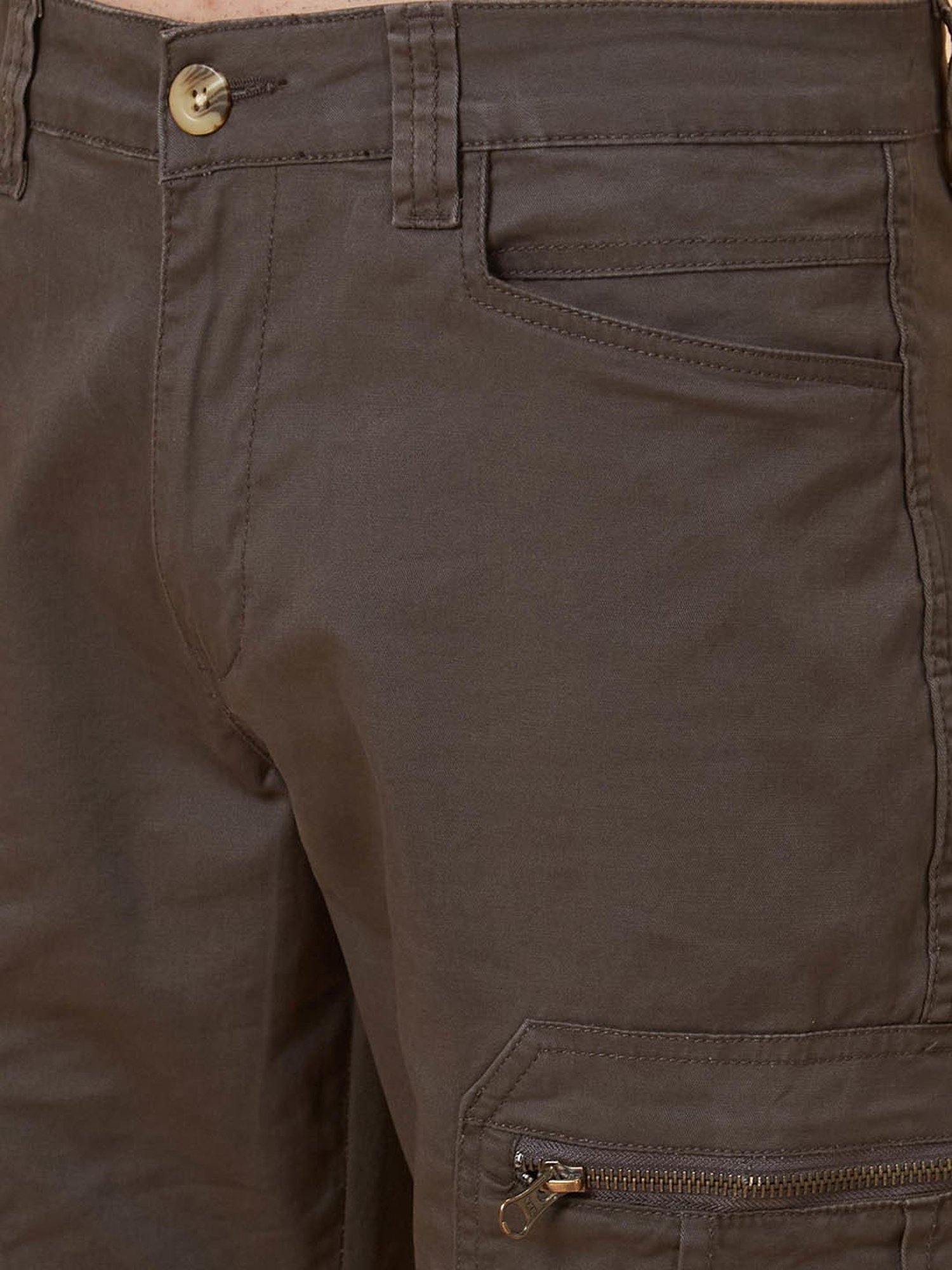 Globus Men Olive Stretchable Mid-Rise Cargo Shorts