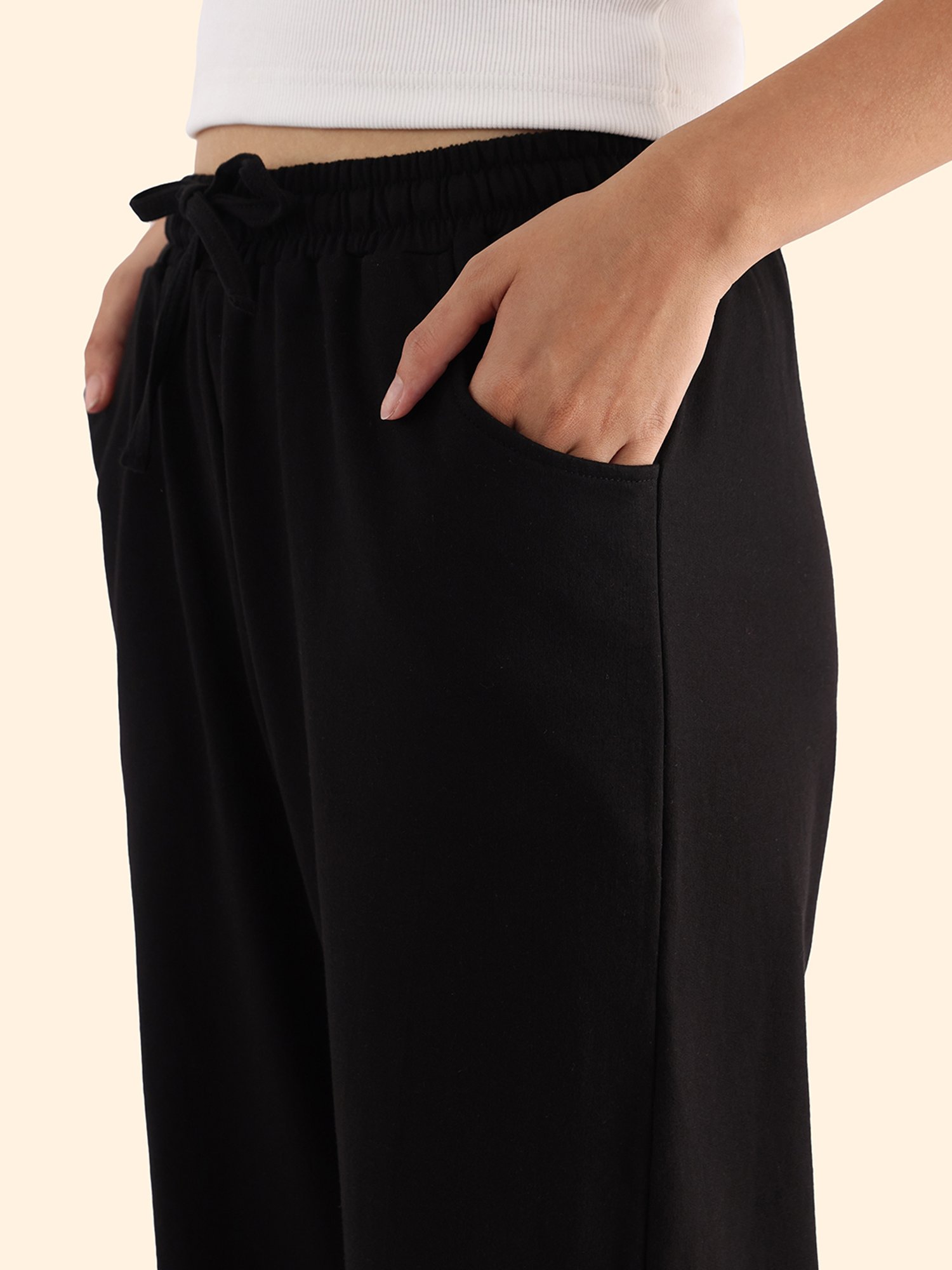 Nite Flite Black Regular Fit Mid Rise Joggers