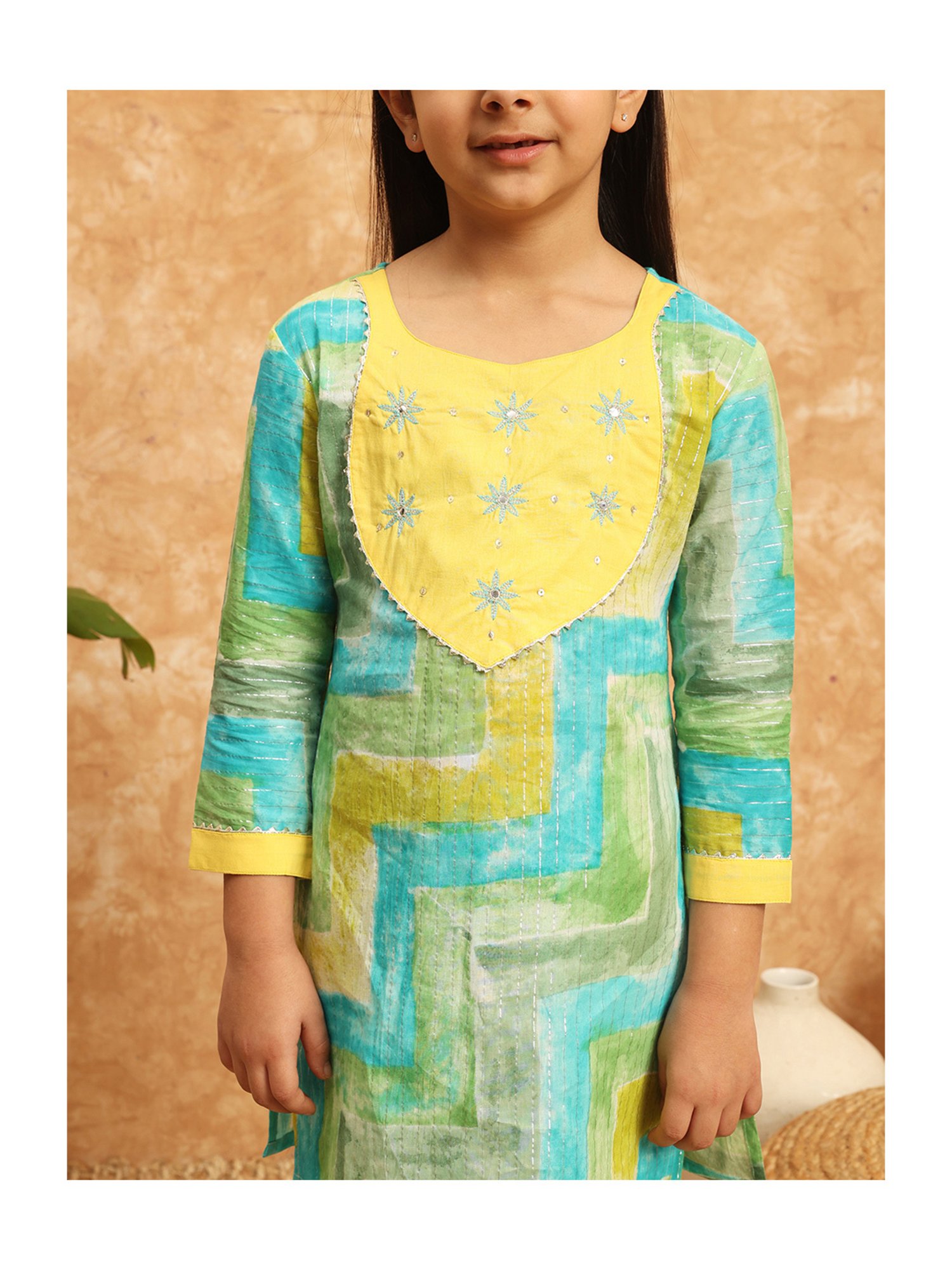 READIPRINT FASHIONS Kids Green & Yellow Printed Kurti with Pants