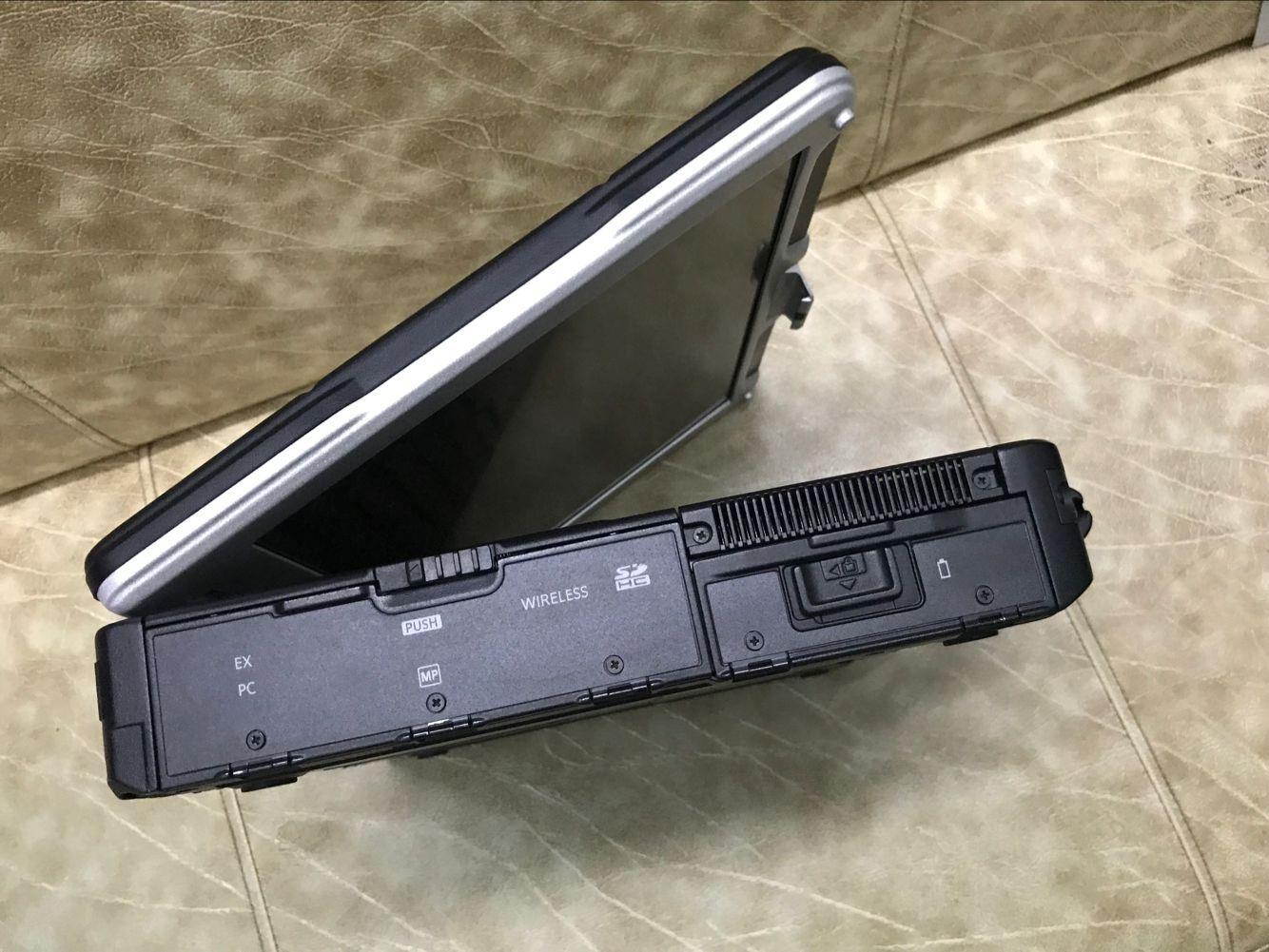 Panasonic laptop CF-31 fully rugged CPU i5/2520/MK2 memory 4G/DDR3 HDD 500G 13 inch LED screen 1024*768 hand touch rotating Windows 7/XP