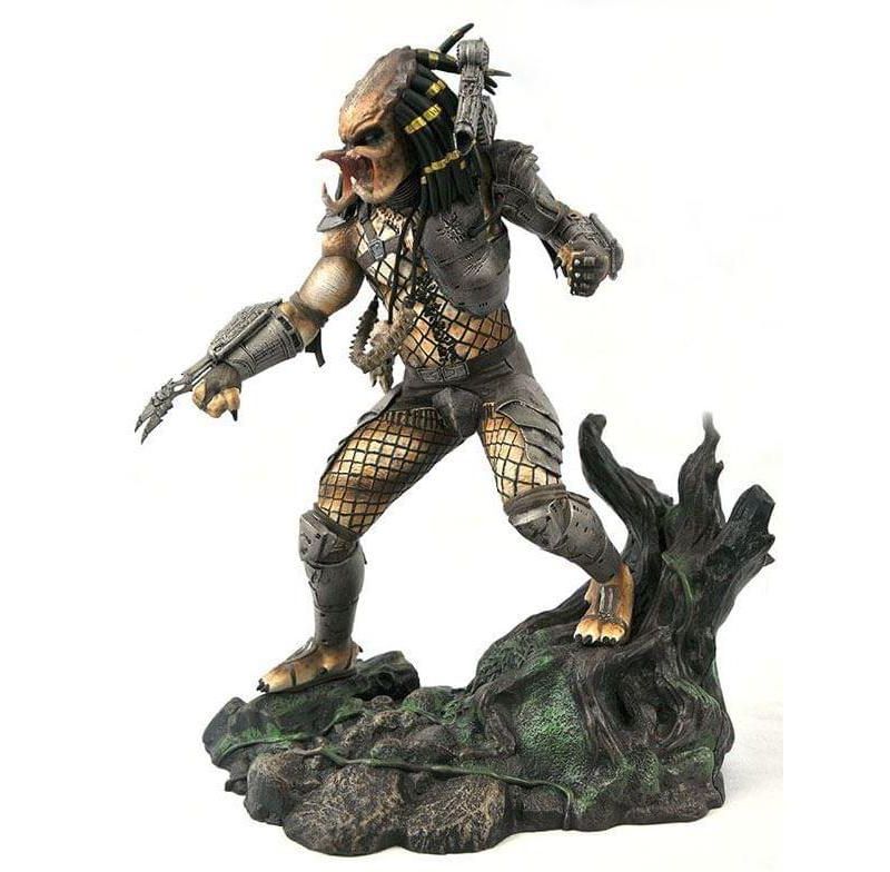 Diamond Select Predator Gallery Exclusive Unmasked 10 Inch PVC Statue
