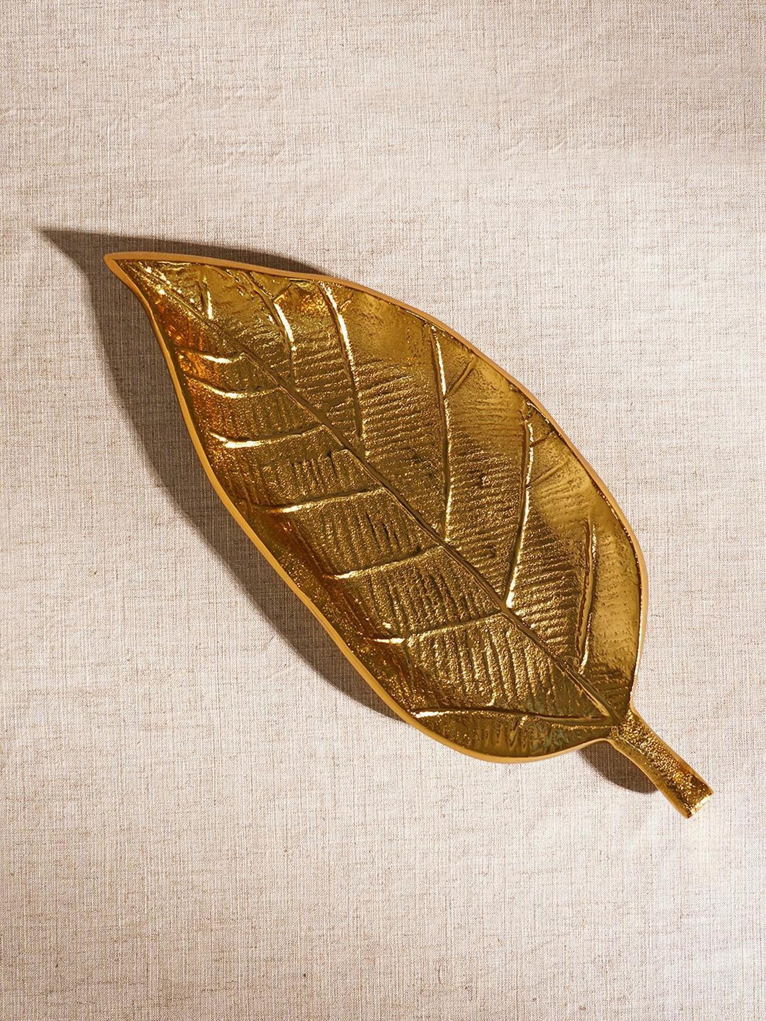 Pure Home and Living Gold Aluminium Textured Decorative Platters