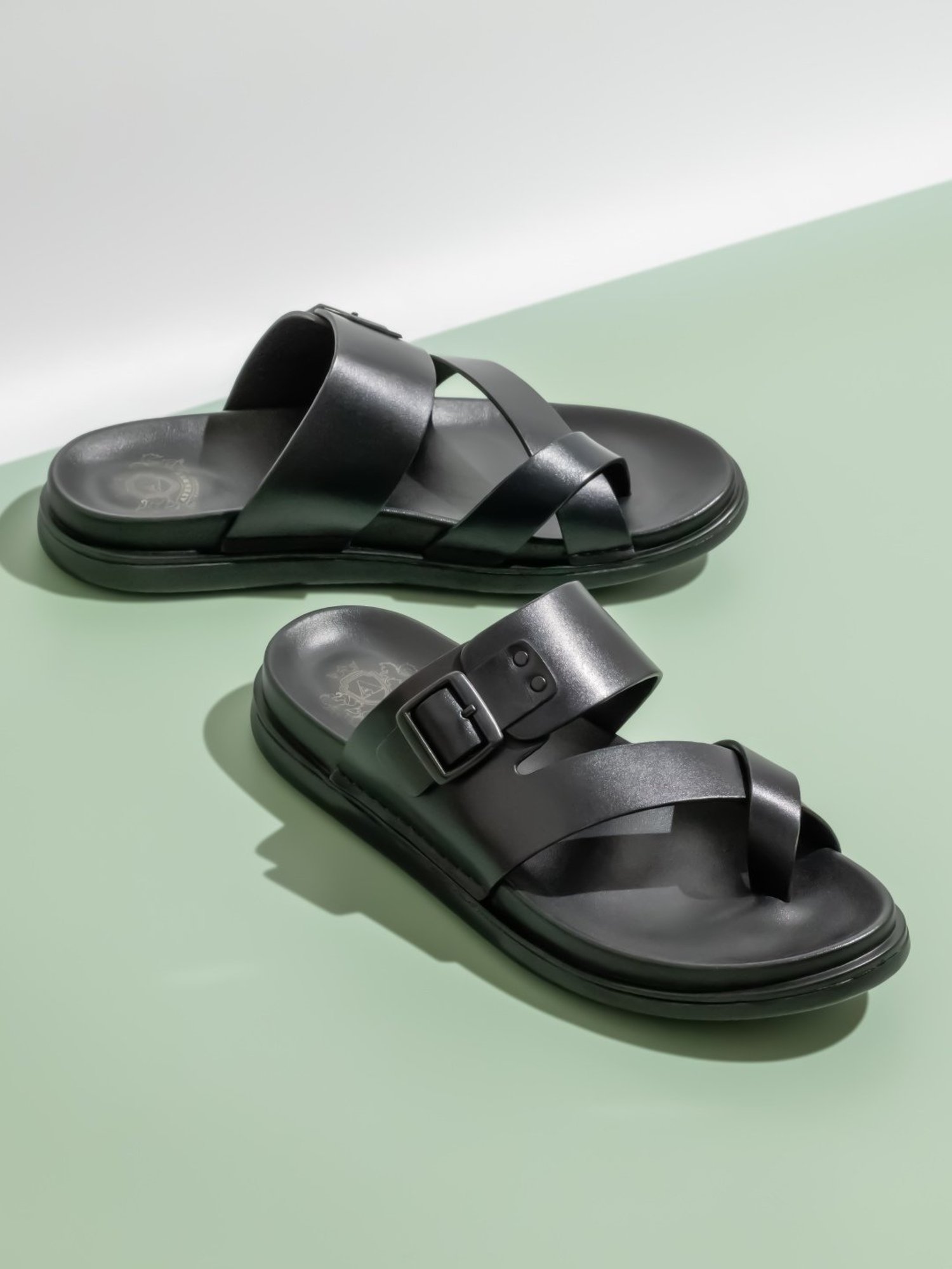 Atesber by Inc.5 Men's Black Toe Ring Sandals