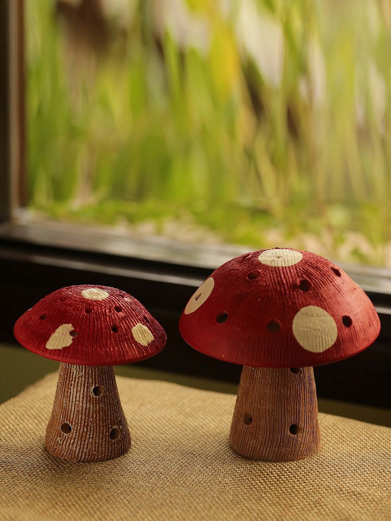 ExclusiveLane Terracotta Handpainted Garden Mushroom Set In Red