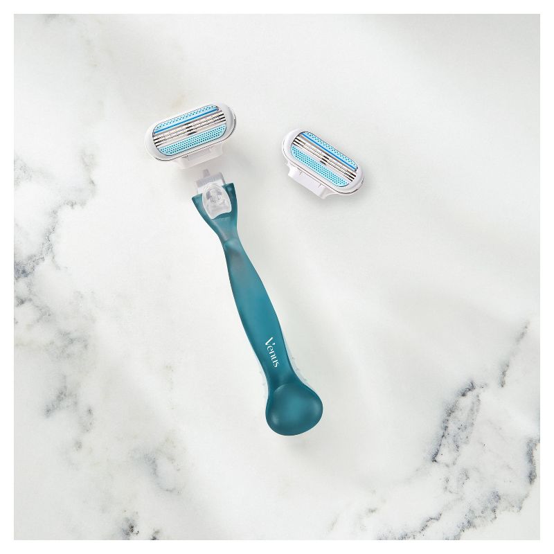 Venus Smooth Women's Razor + 2 Razor Blade Refills