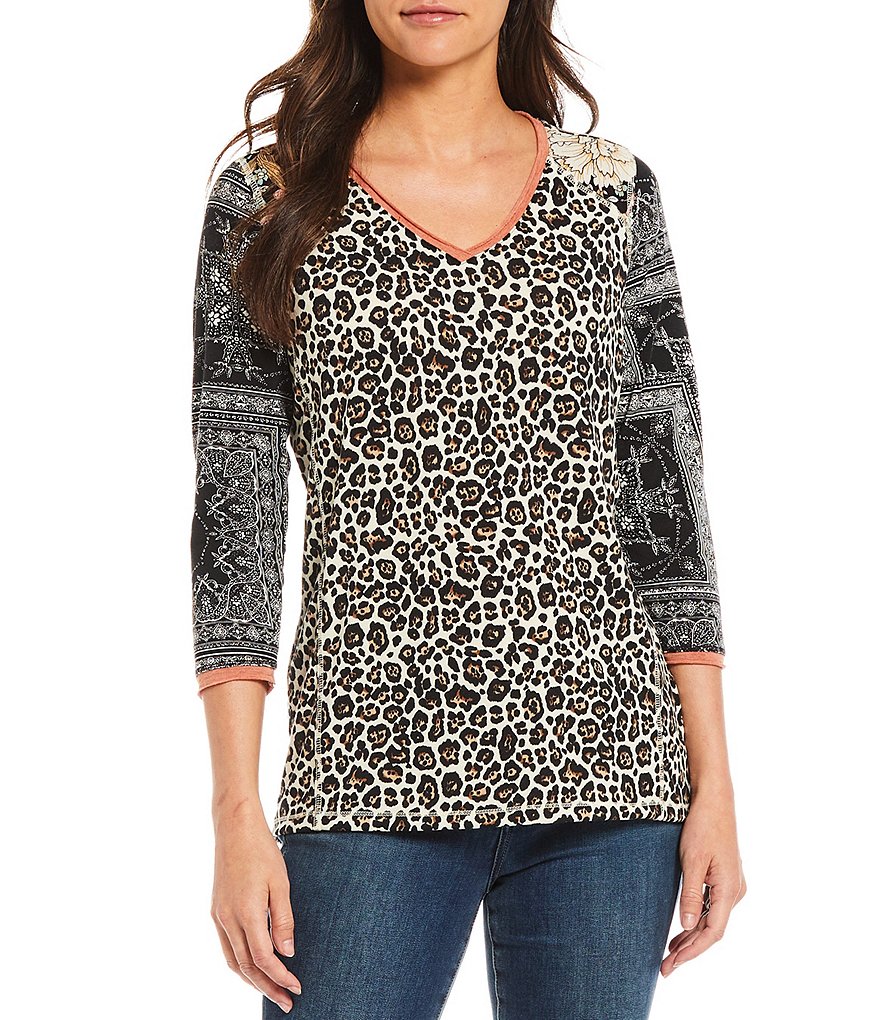Tru Luxe Jeans V-Neck 3/4 Sleeve Mixed Print Jersey Knit Top