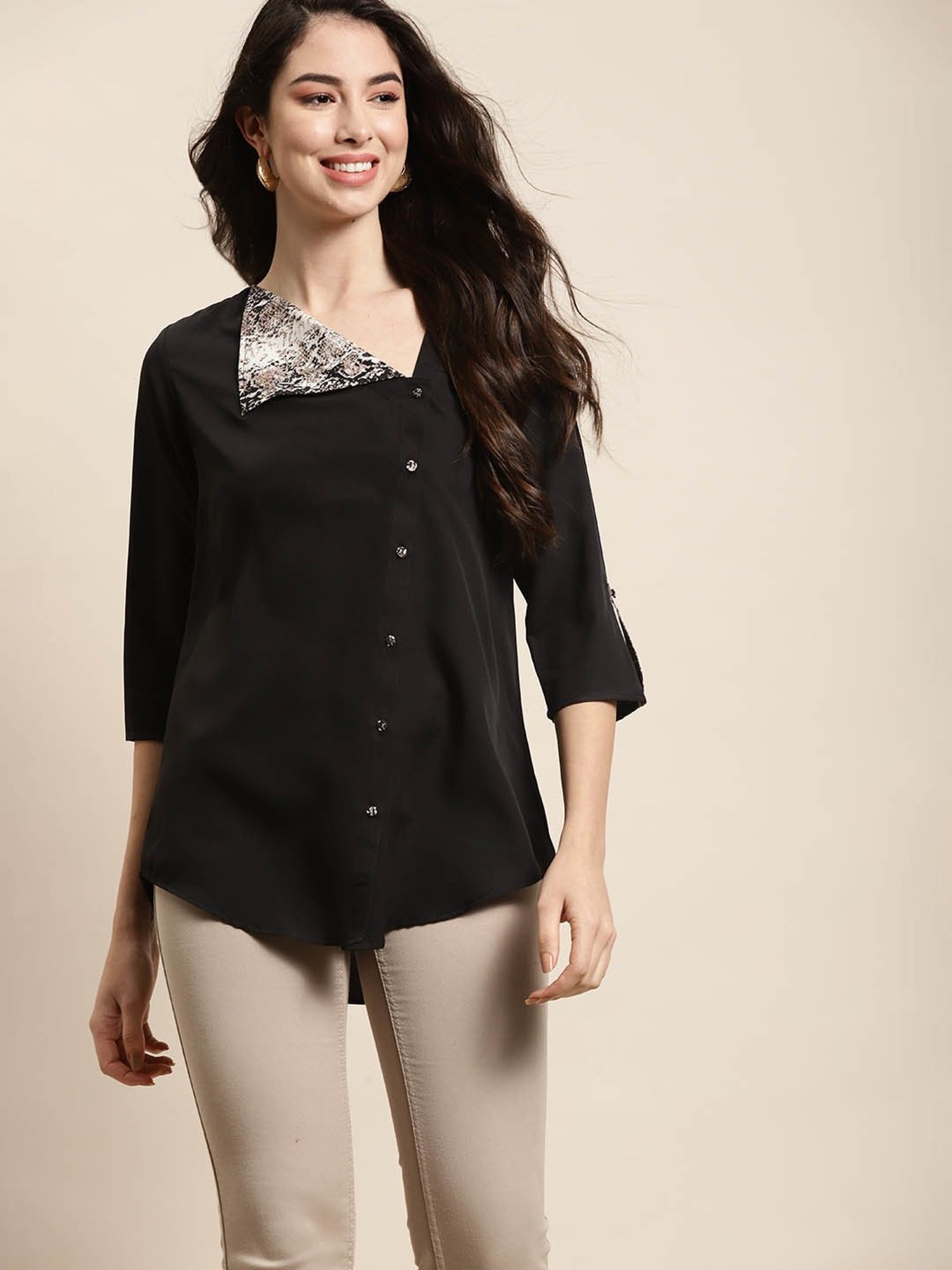 Qurvii Black Regular Fit Top